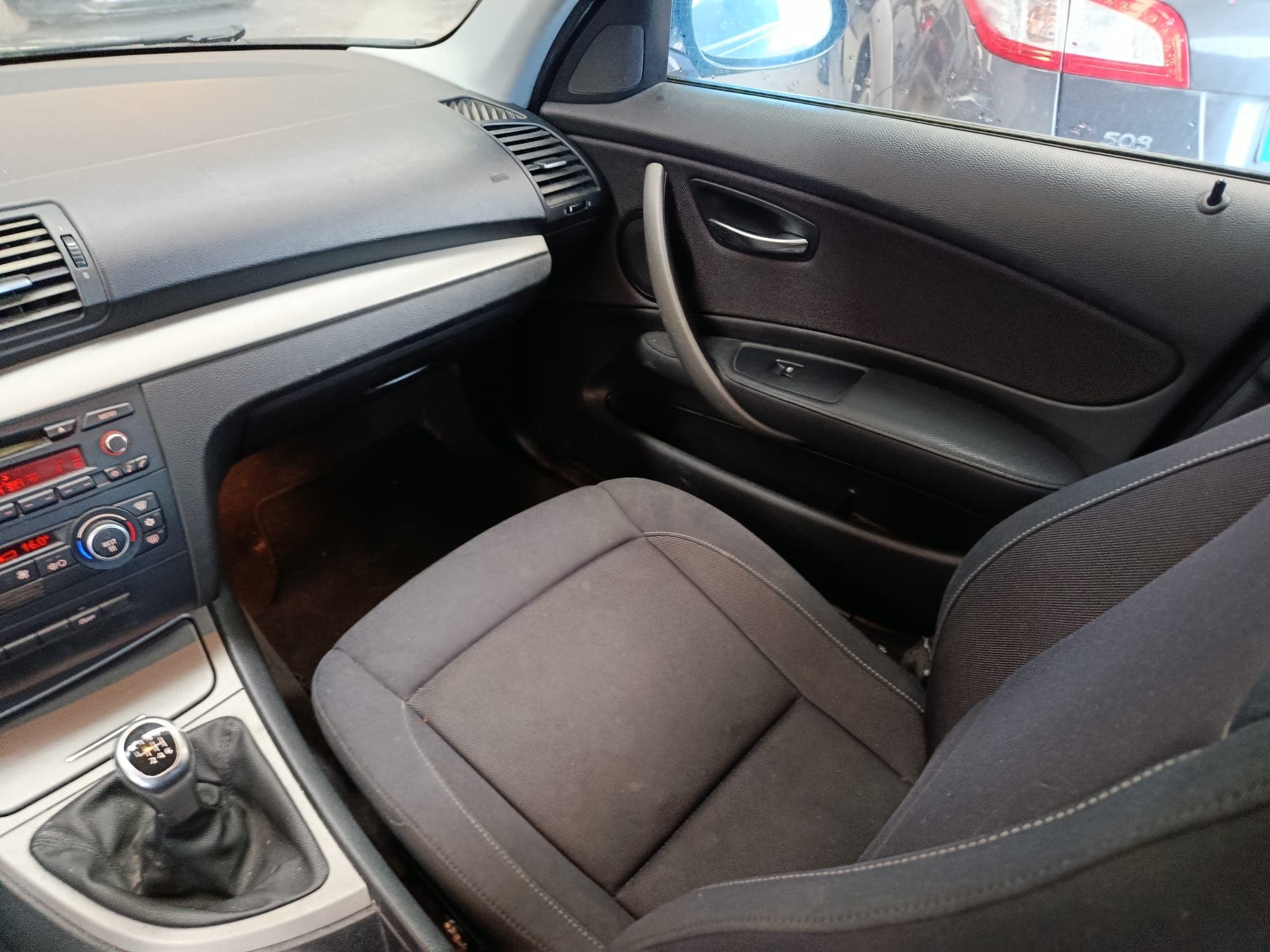 BMW 116D · Ano 2009 — imagen 25