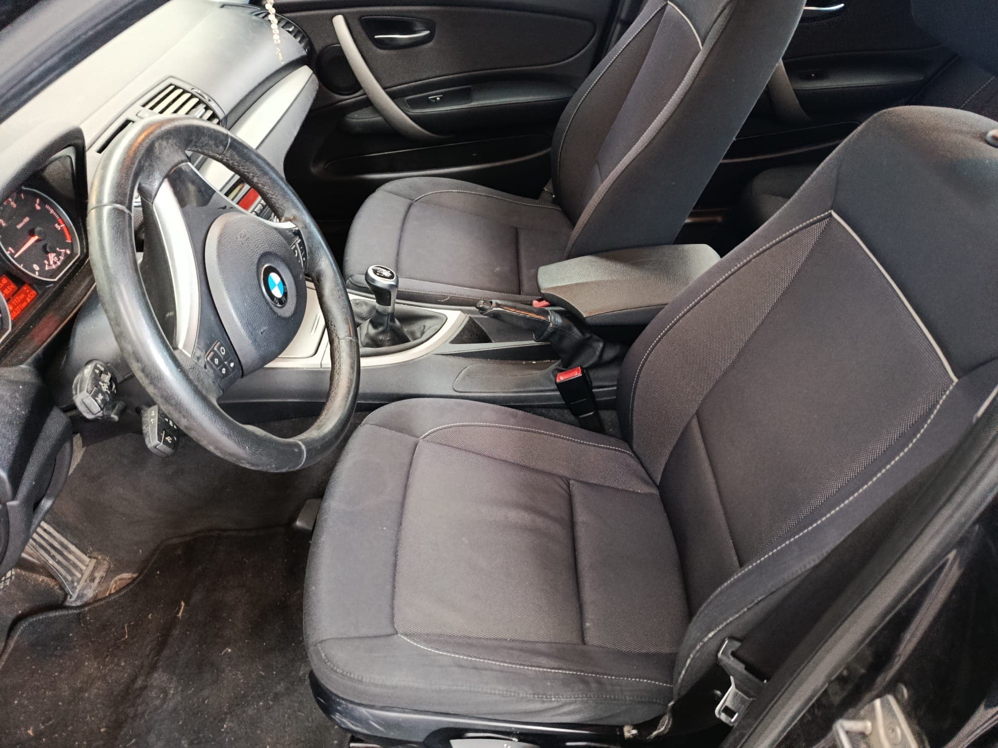 BMW 116D · Ano 2009 — imagen 17