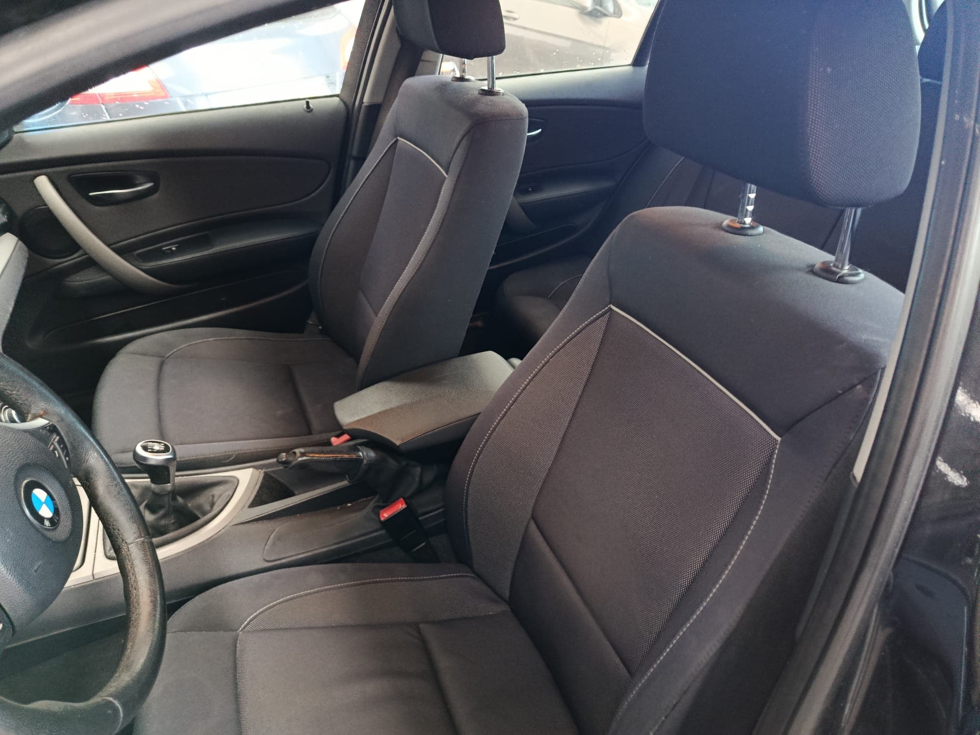 BMW 116D · Ano 2009 — imagen 16