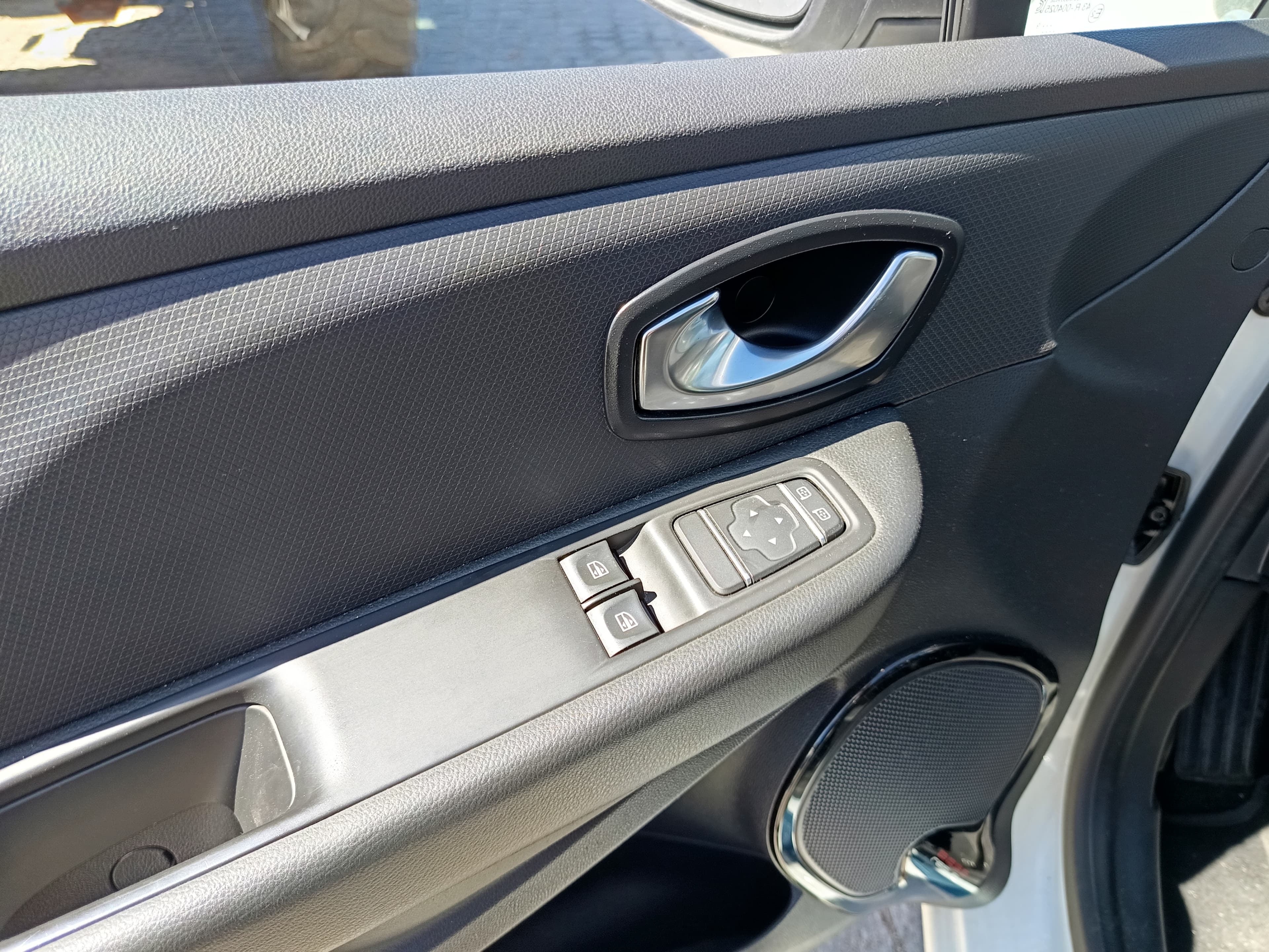 Renault Clio · Ano 2019 — image 32