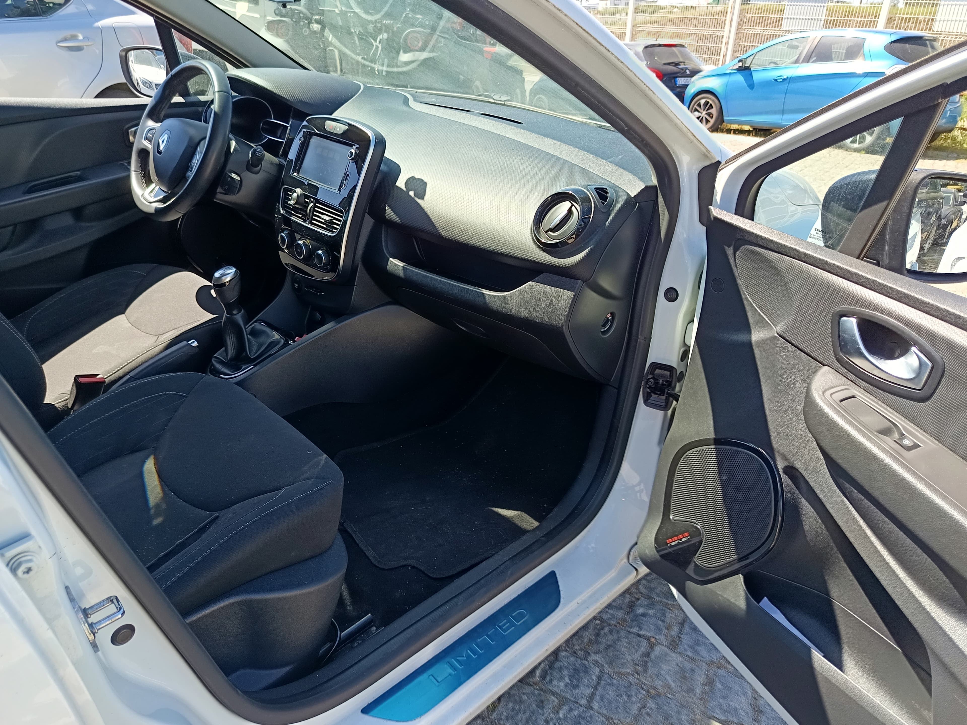 Renault Clio · Ano 2019 — image 25