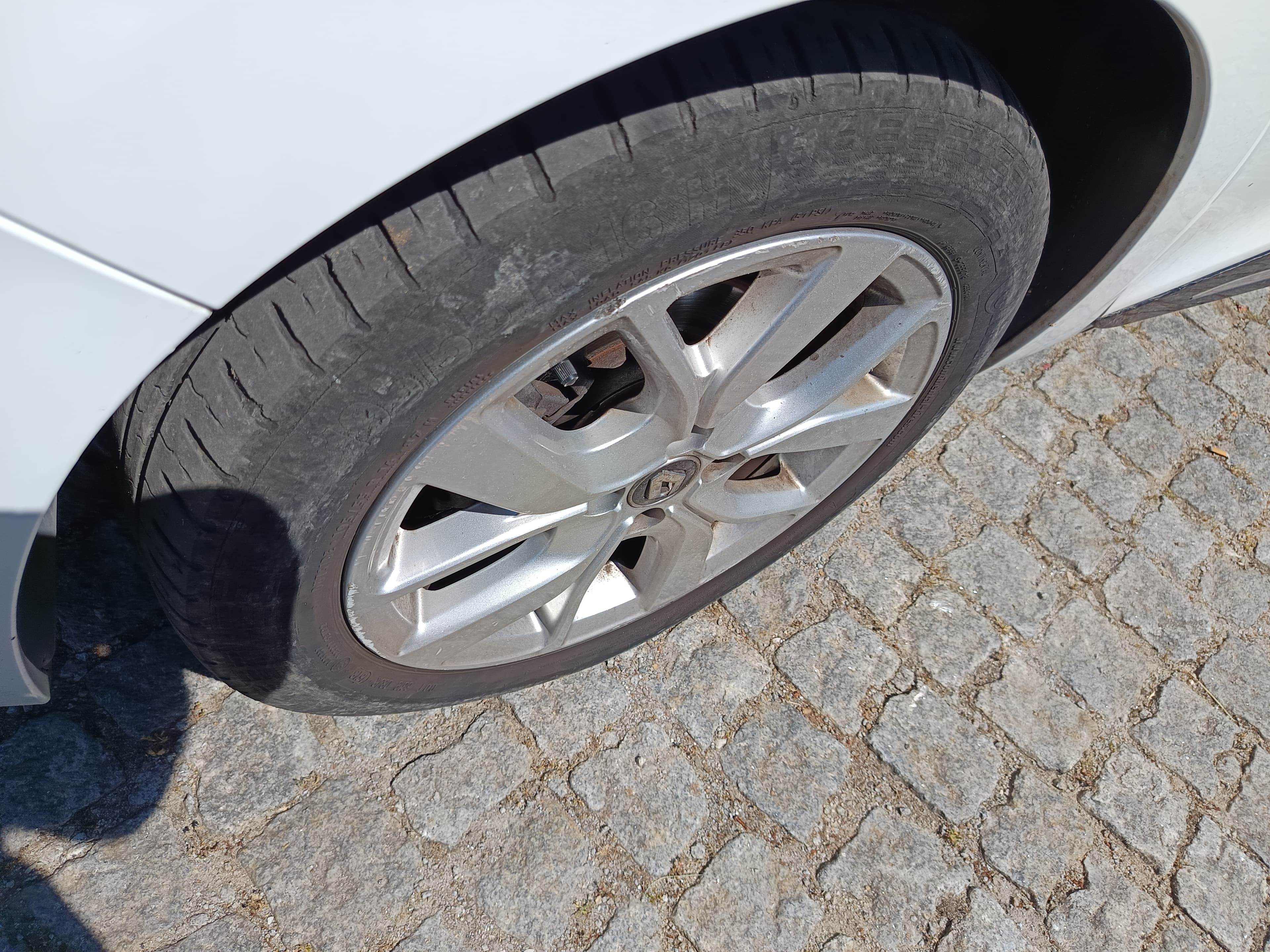 Renault Clio · Ano 2019 — image 10