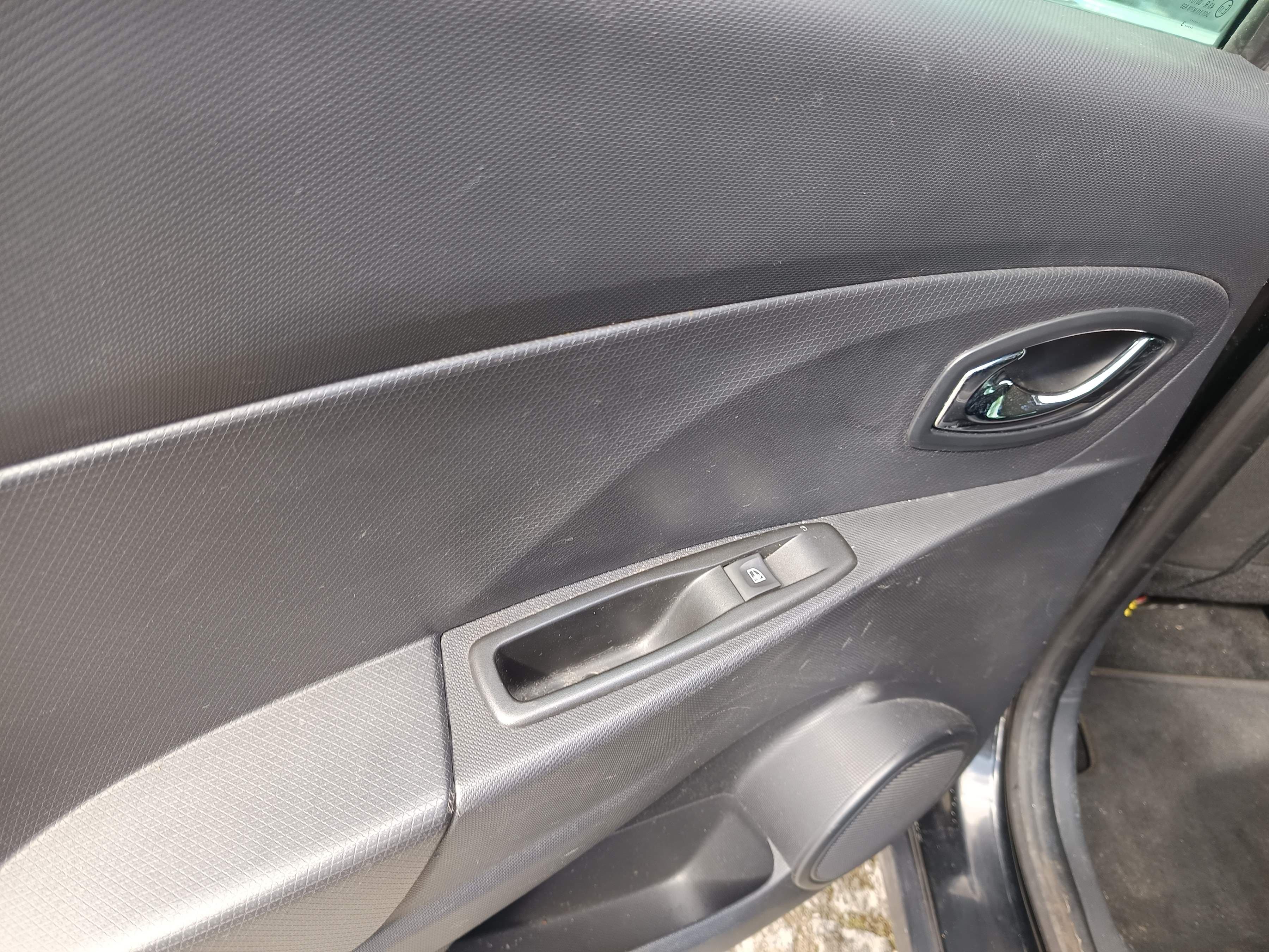 Renault Clio · Año 2013 — imagen 36