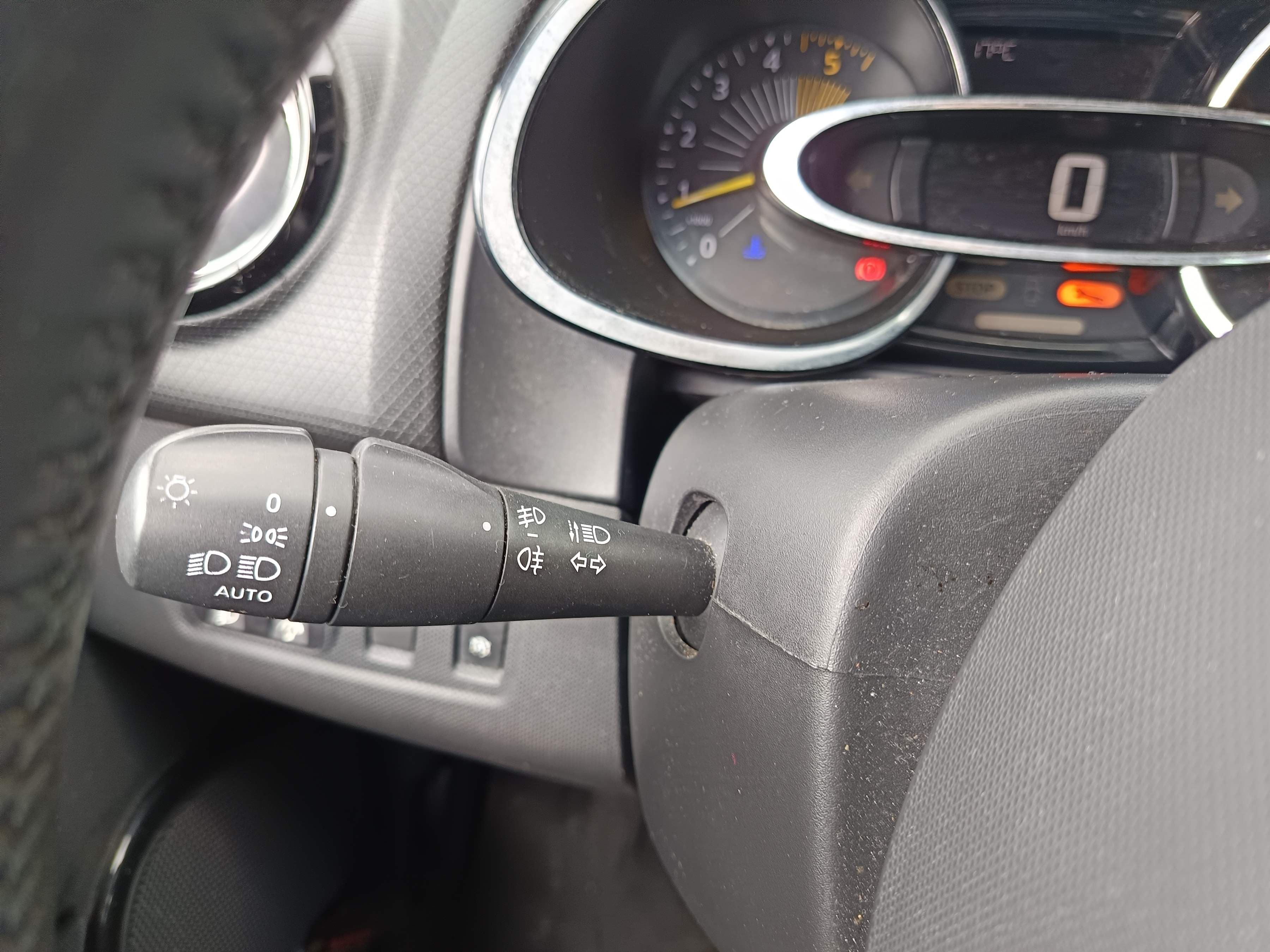 Renault Clio · Año 2013 — imagen 51