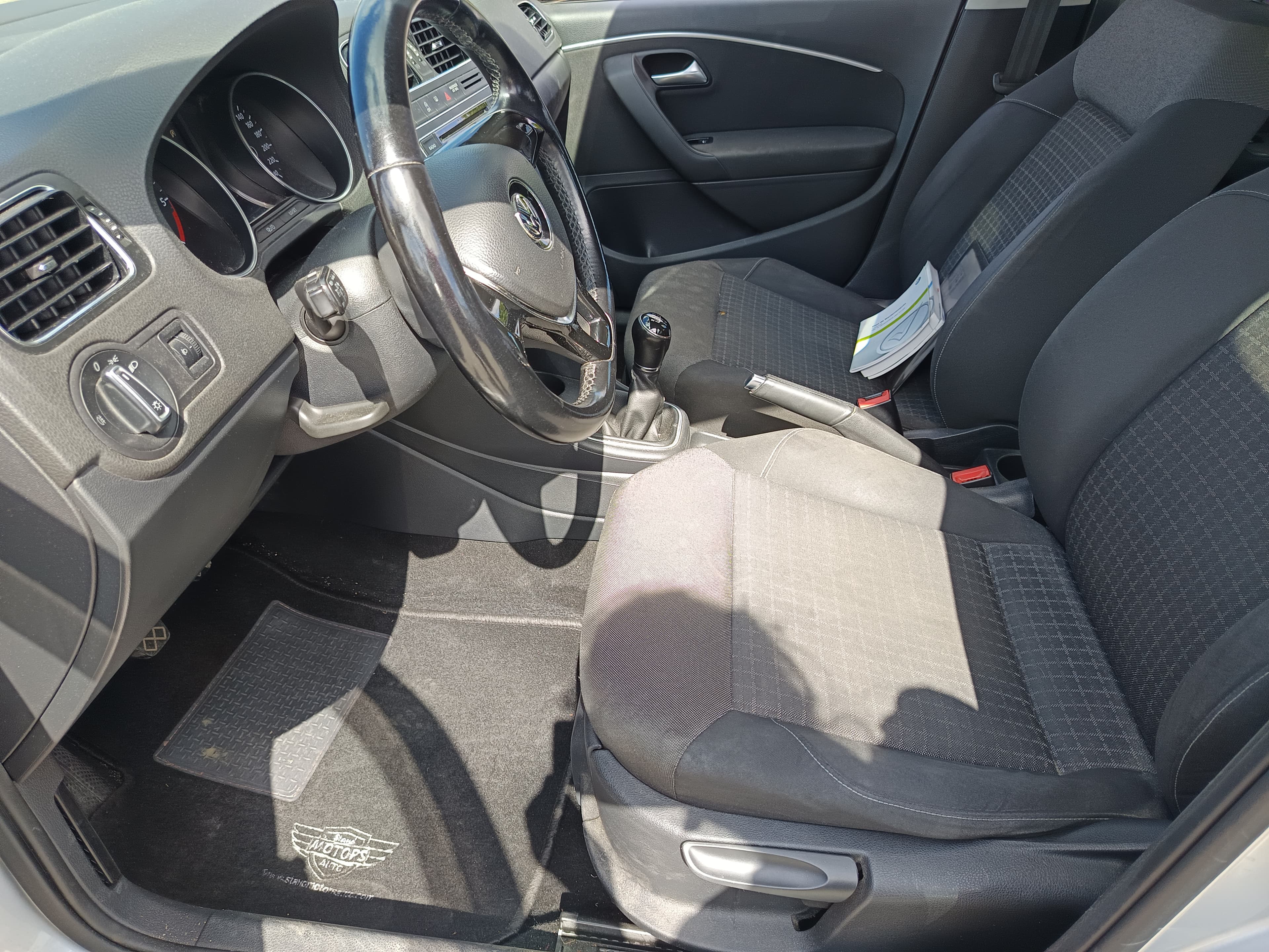 Volkswagen Polo · Ano 2014 — image 32