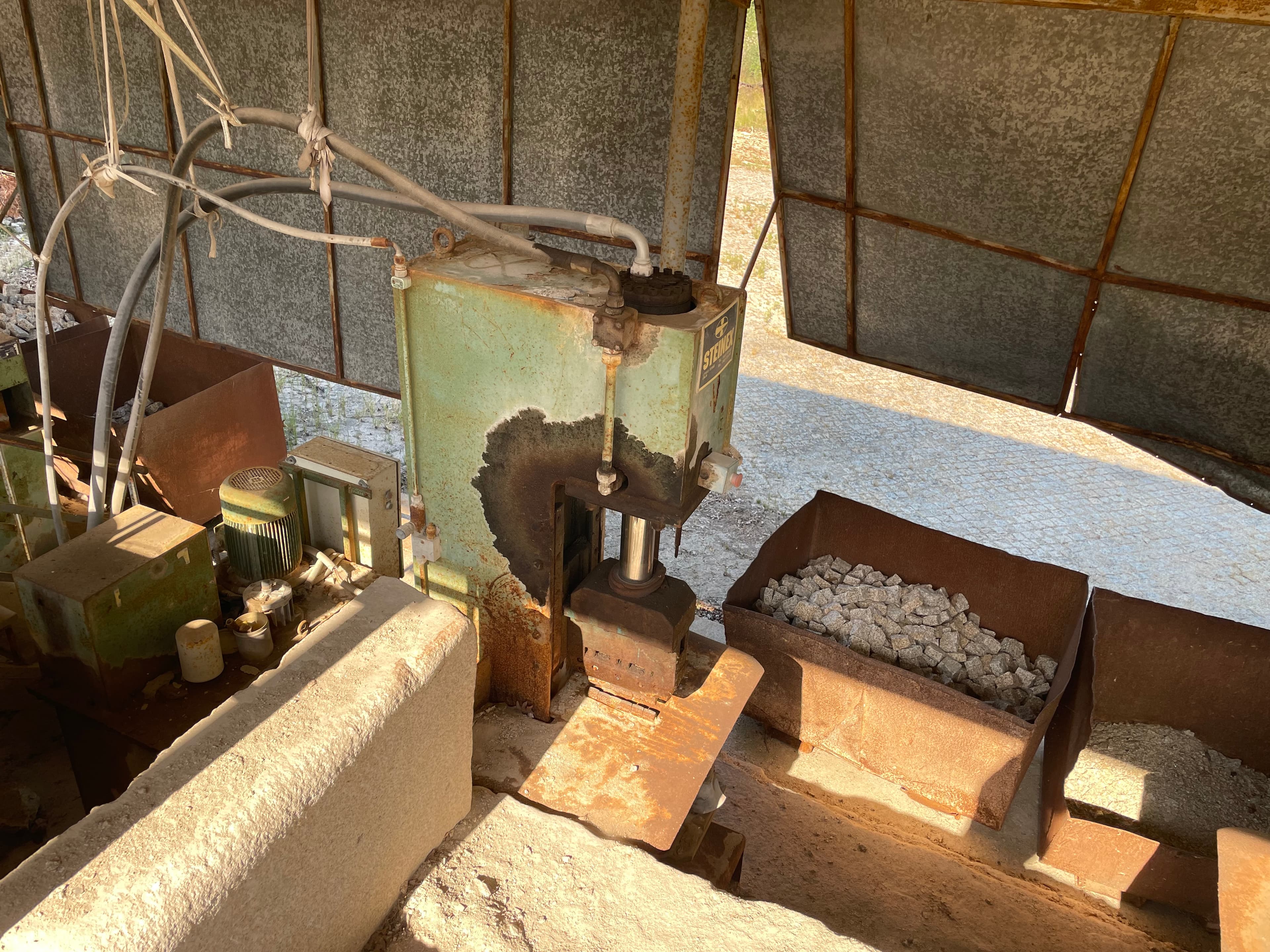 Máquina de cortar cubos Steinex — imagen 1