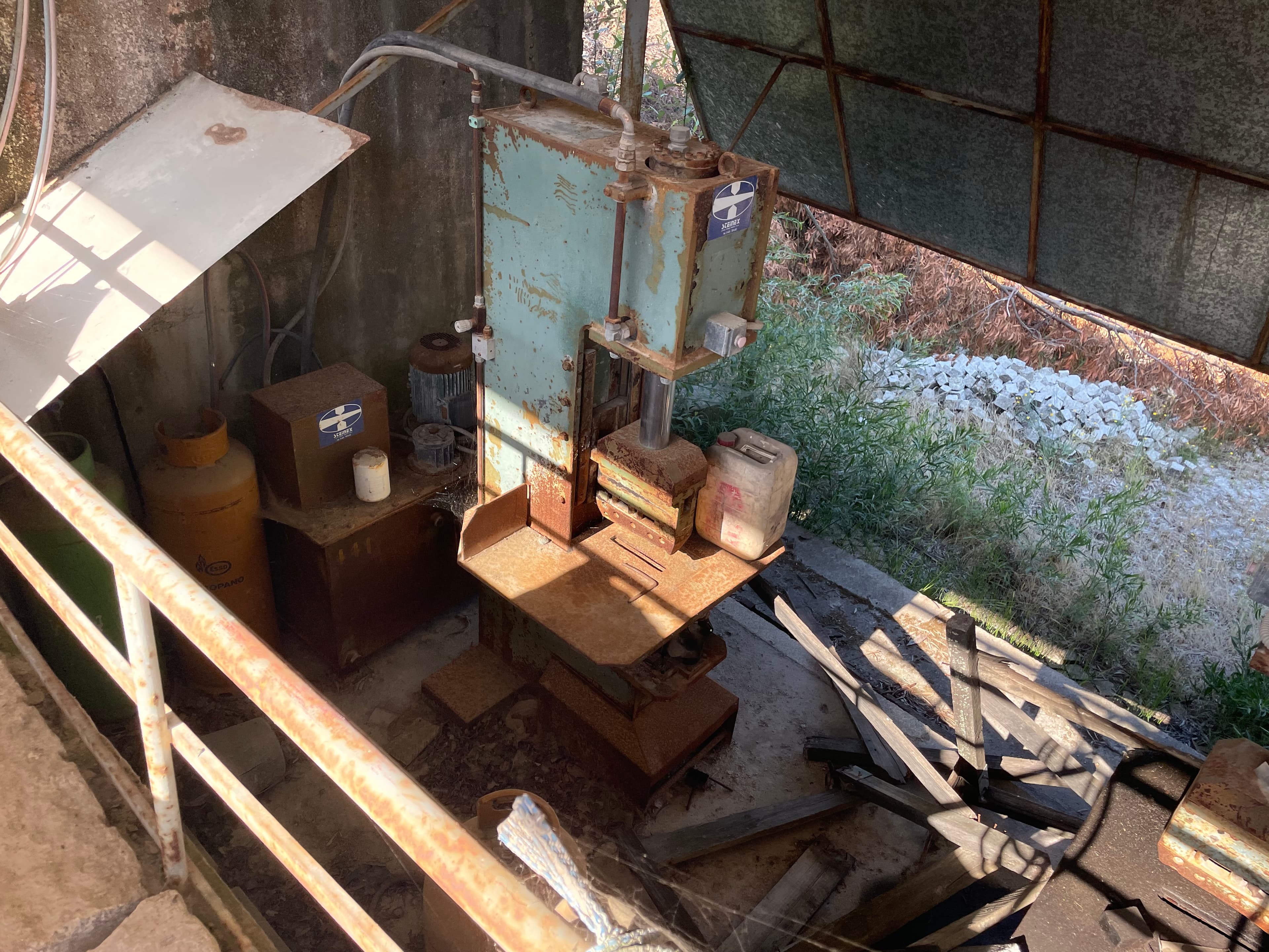Máquina de cortar cubos — imagem 1