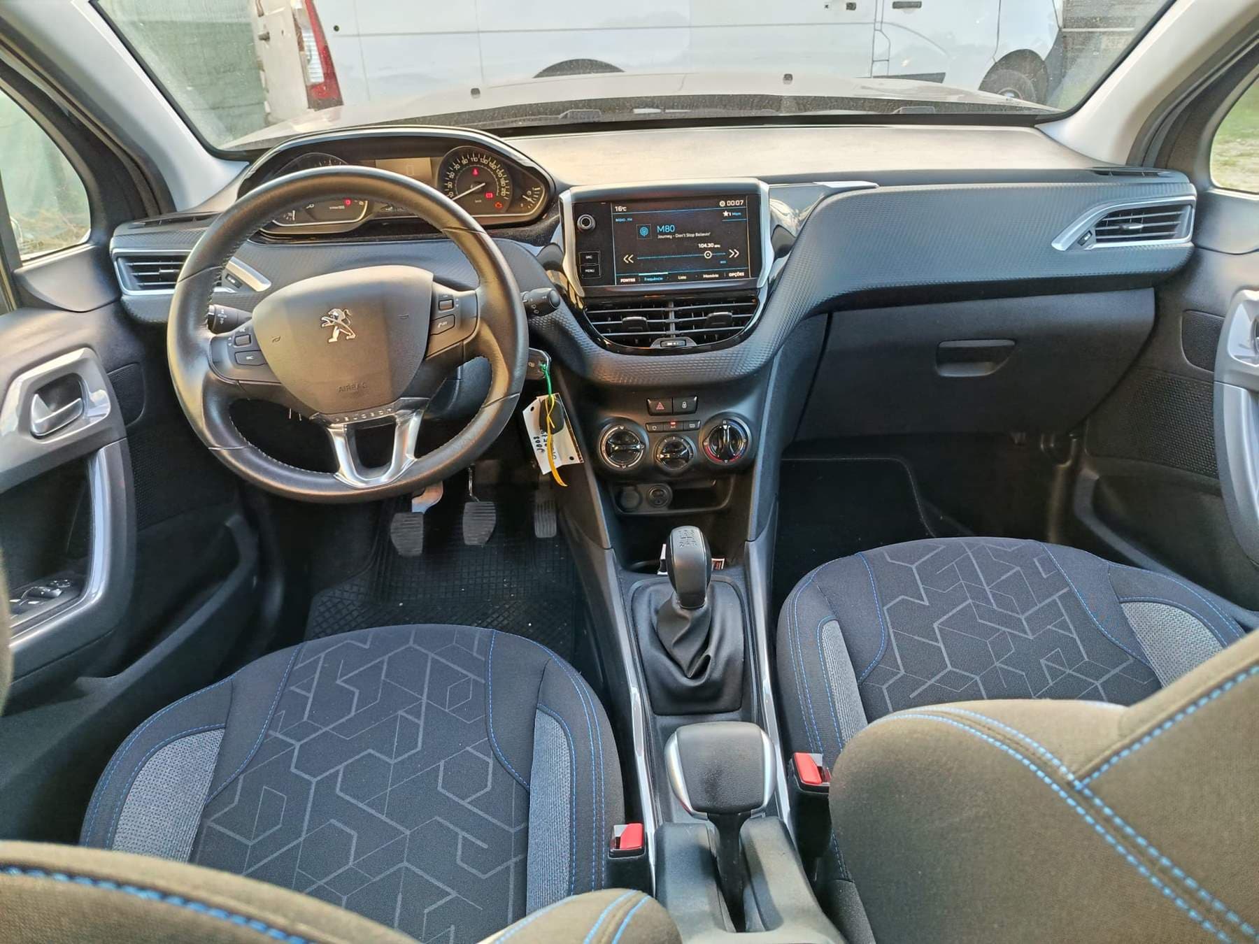 Peugeot 2008 · Ano 2018 — imagen 13
