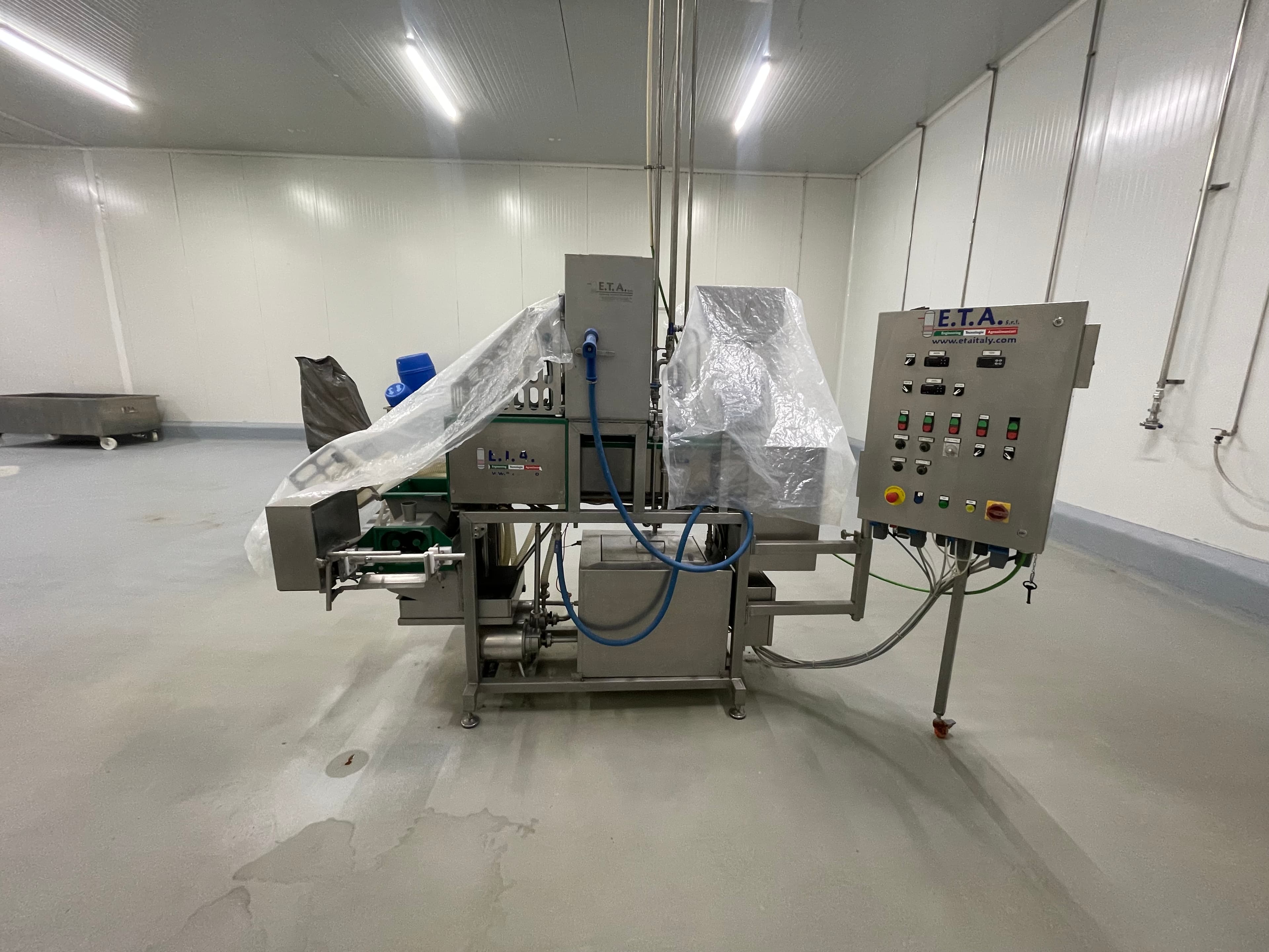 Máquina de Amassar e Moldar Queijo