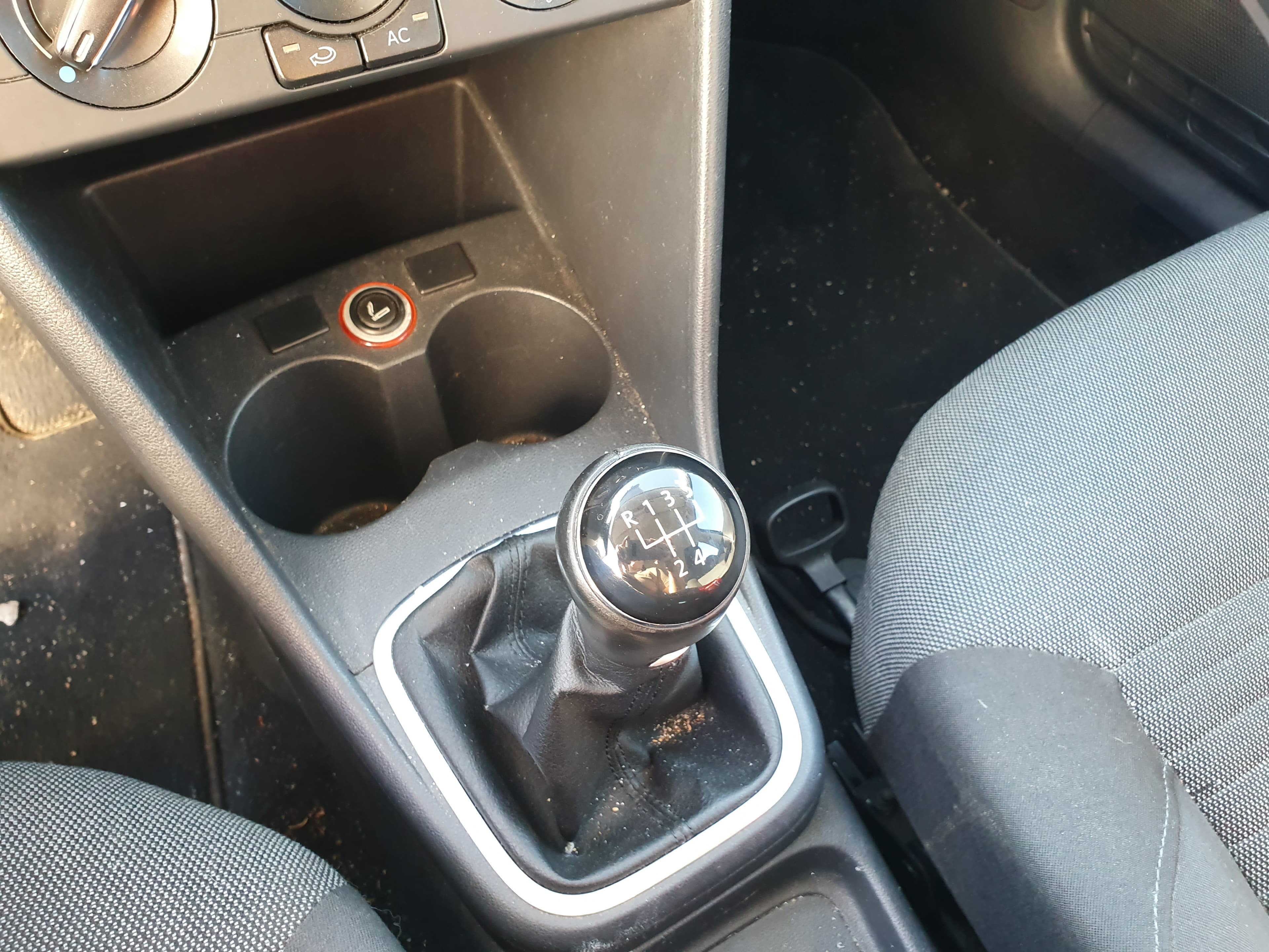 Volkswagen Polo · Ano 2013 — image 22