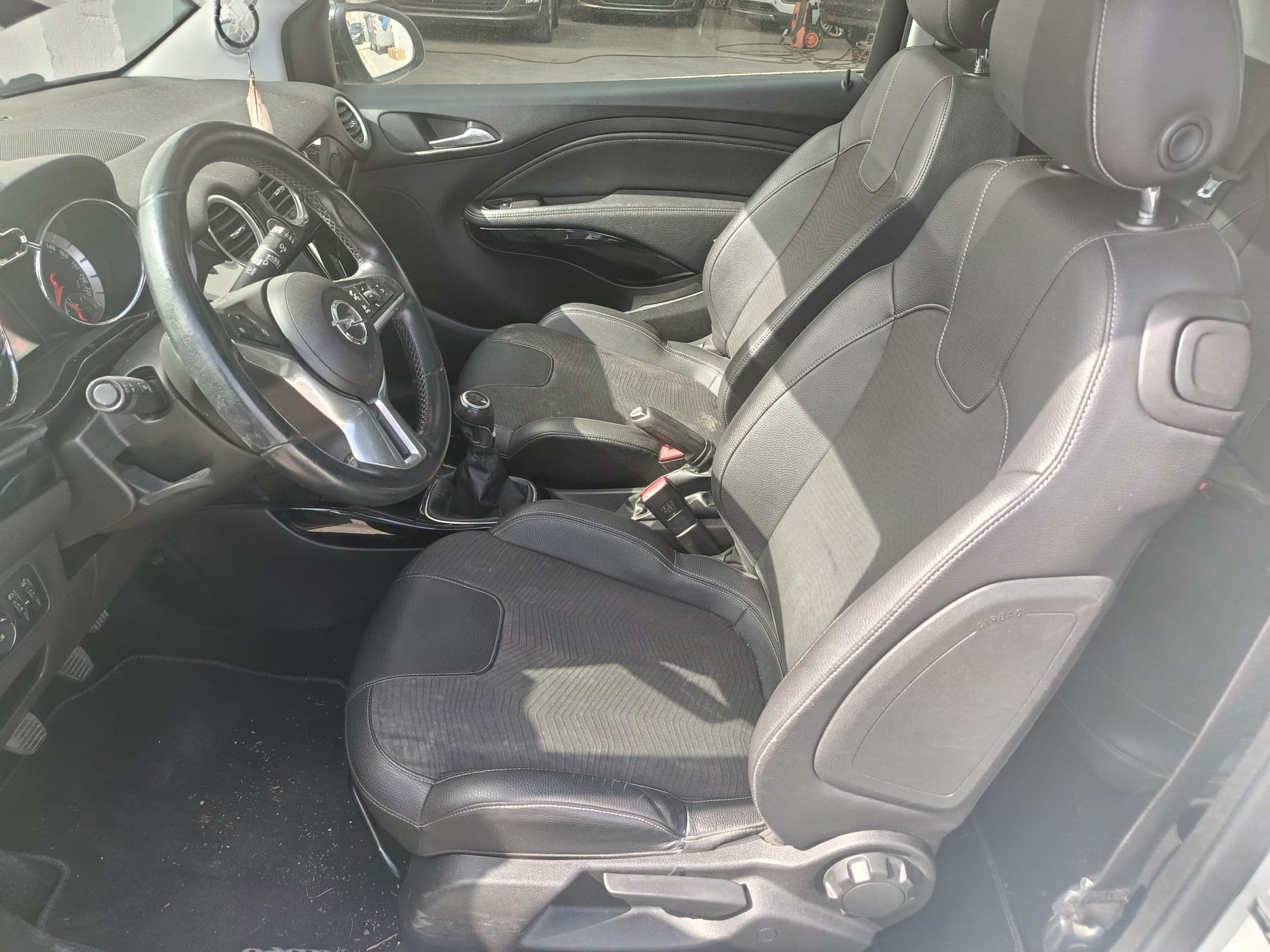 Opel Adam · Ano 2016 — image 17