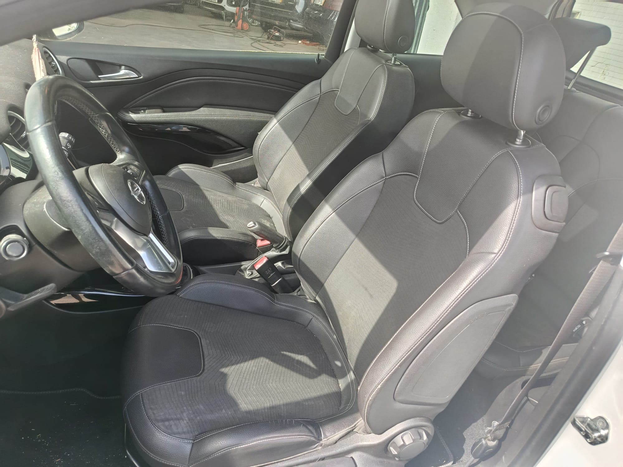 Opel Adam · Ano 2016 — image 12