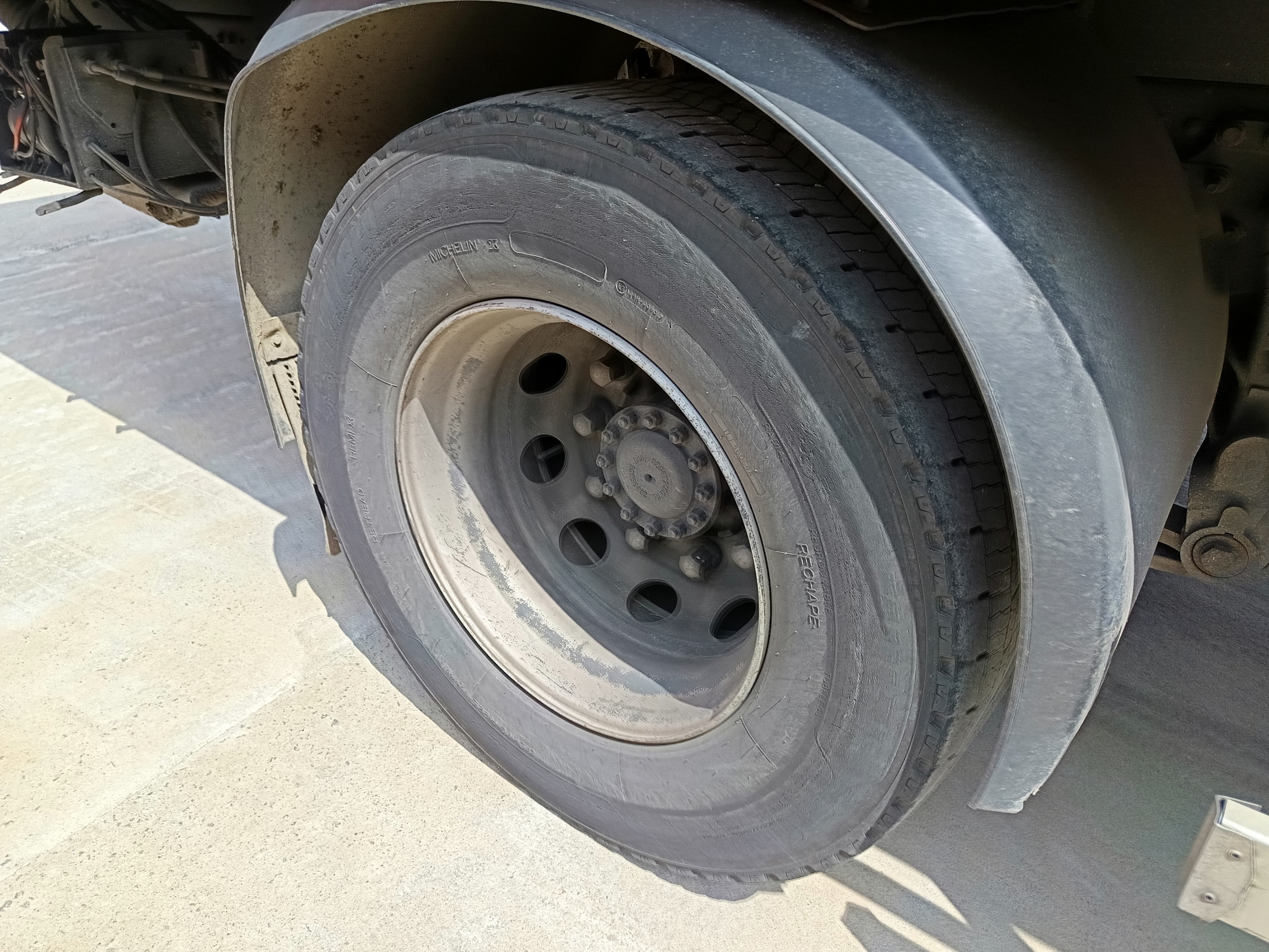 Renault Premium HD370 19Ton · Ano 2008 — image 8