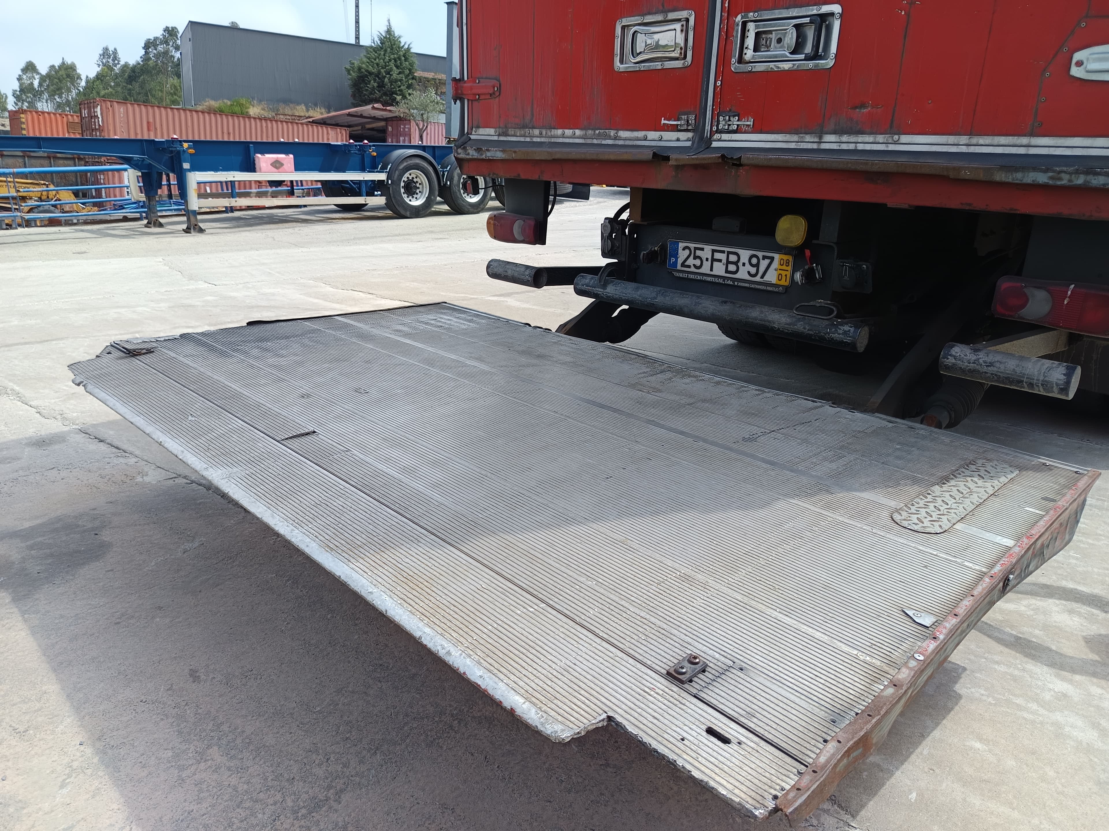 Renault Premium HD370 19Ton · Ano 2008 — image 33