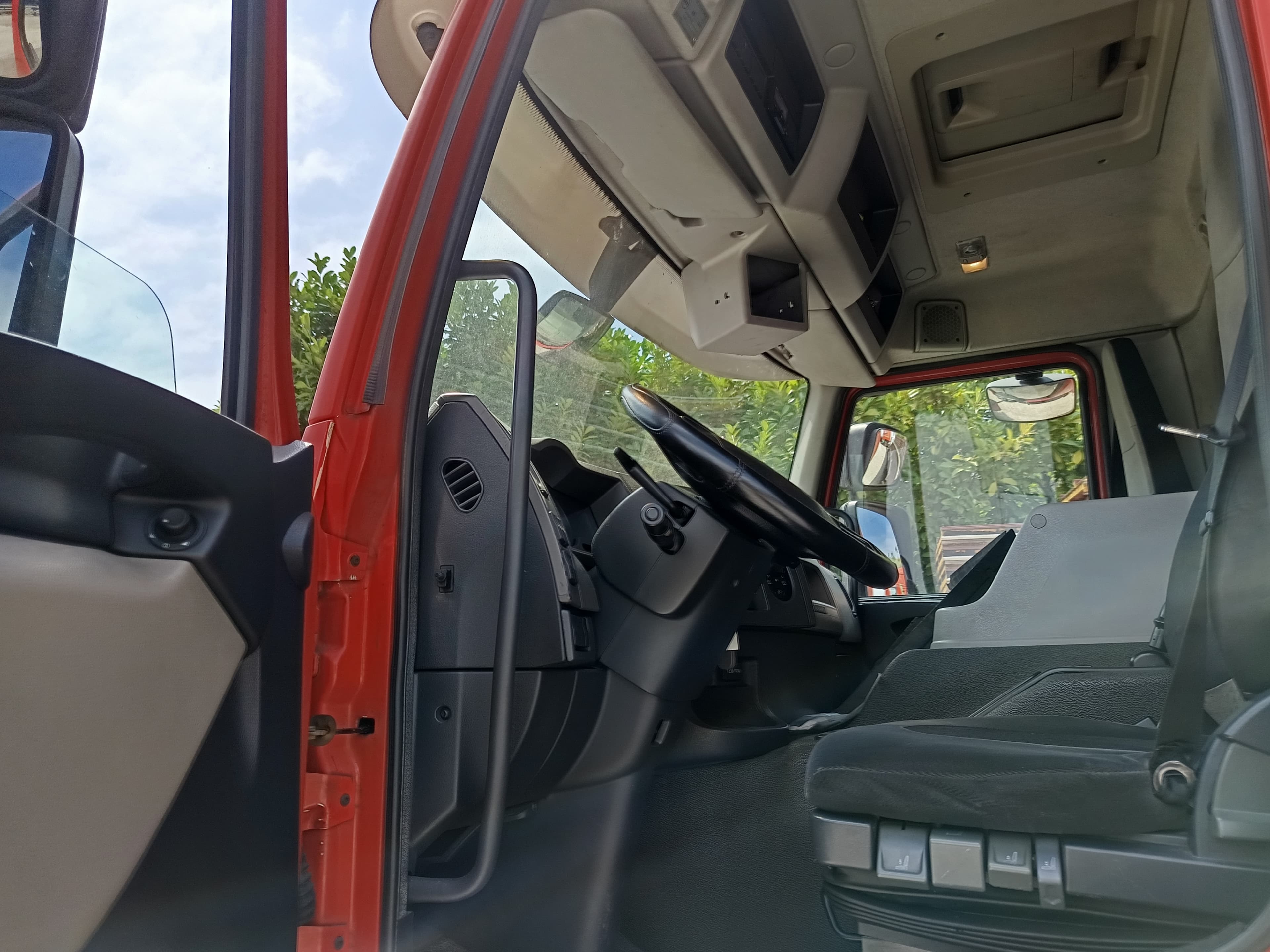 Renault Premium HD370 19Ton · Ano 2008 — image 17