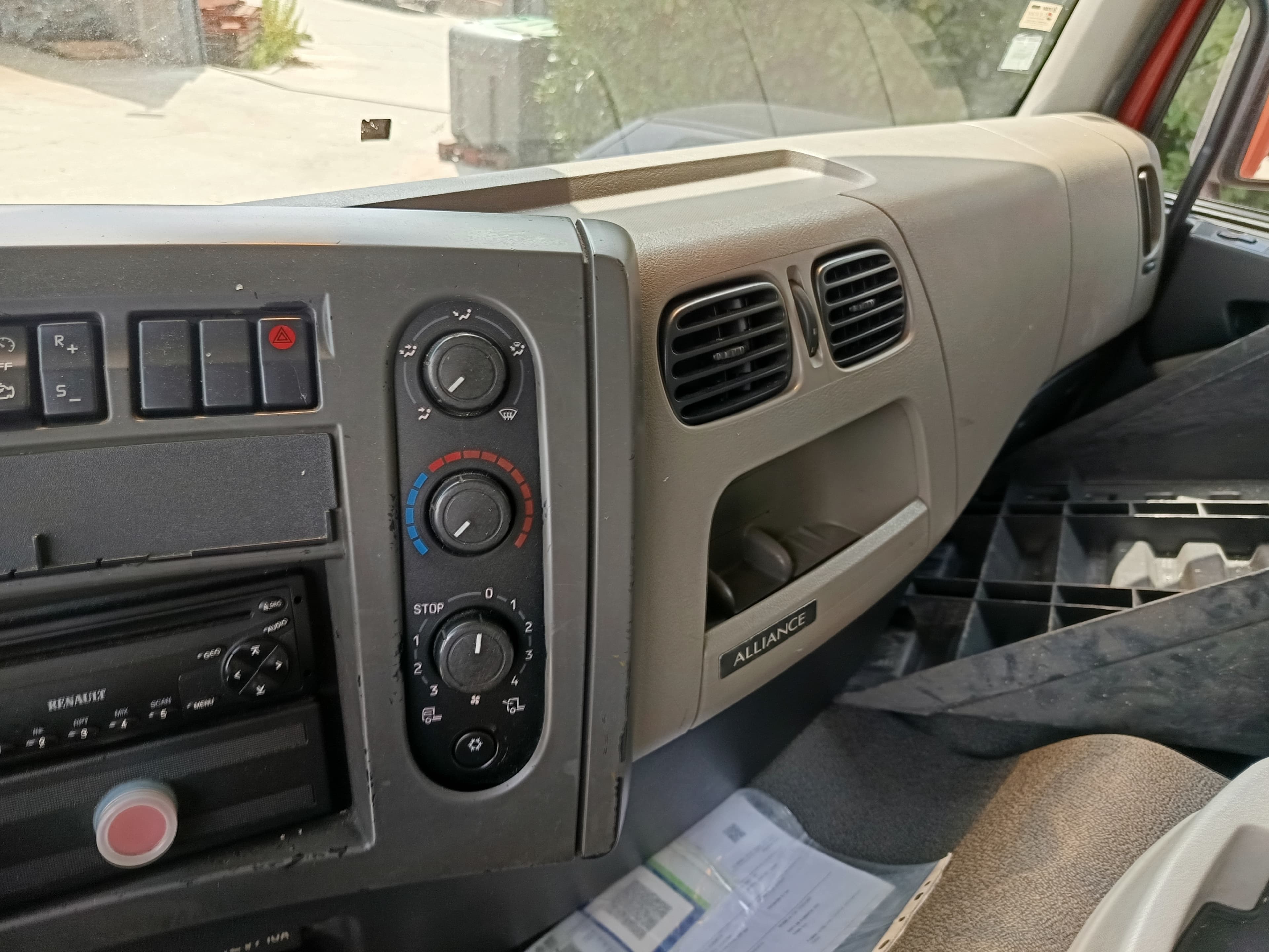 Renault Premium HD370 19Ton · Ano 2008 — image 23