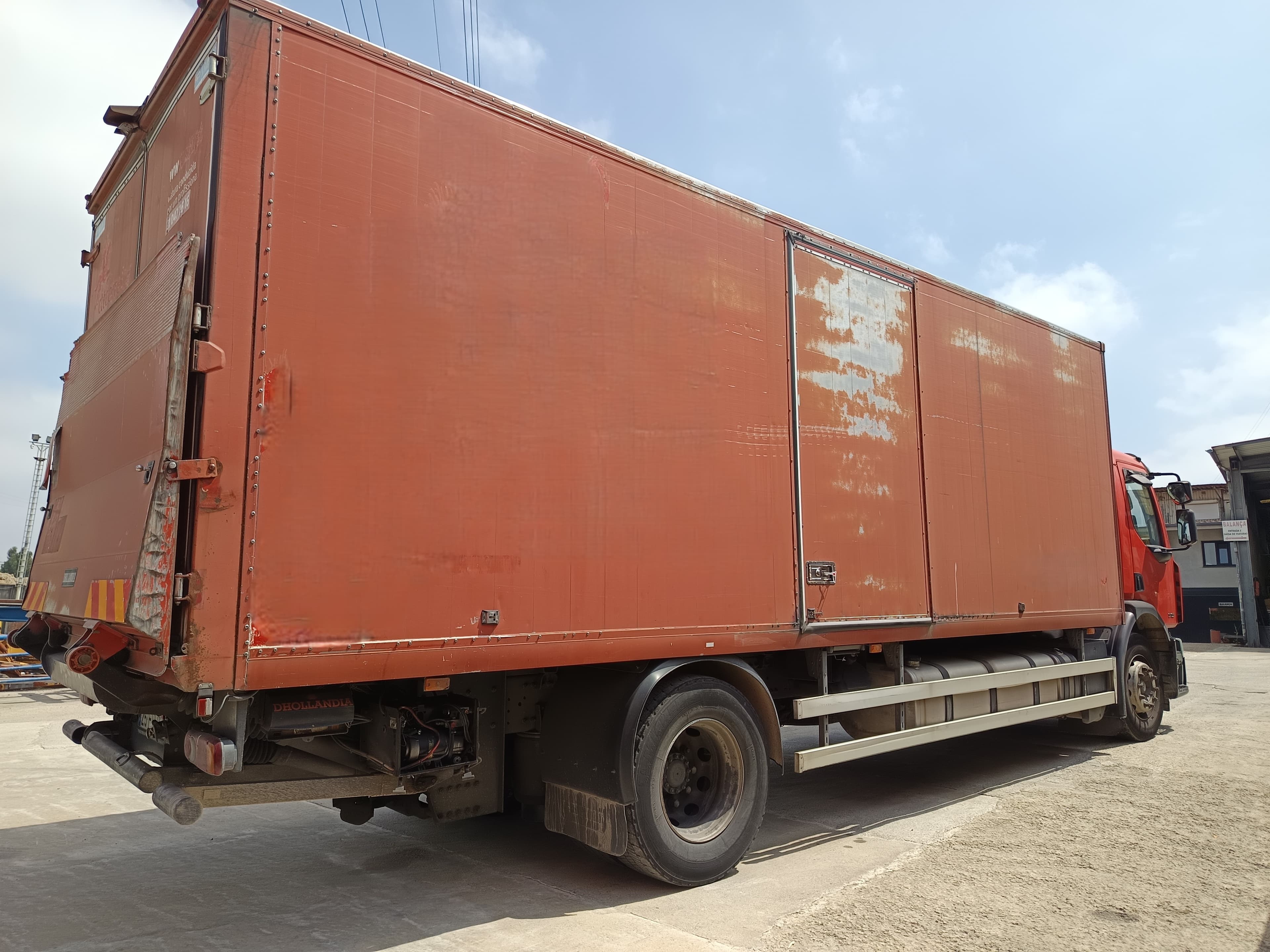 Renault Premium HD370 19Ton · Ano 2008 — image 4