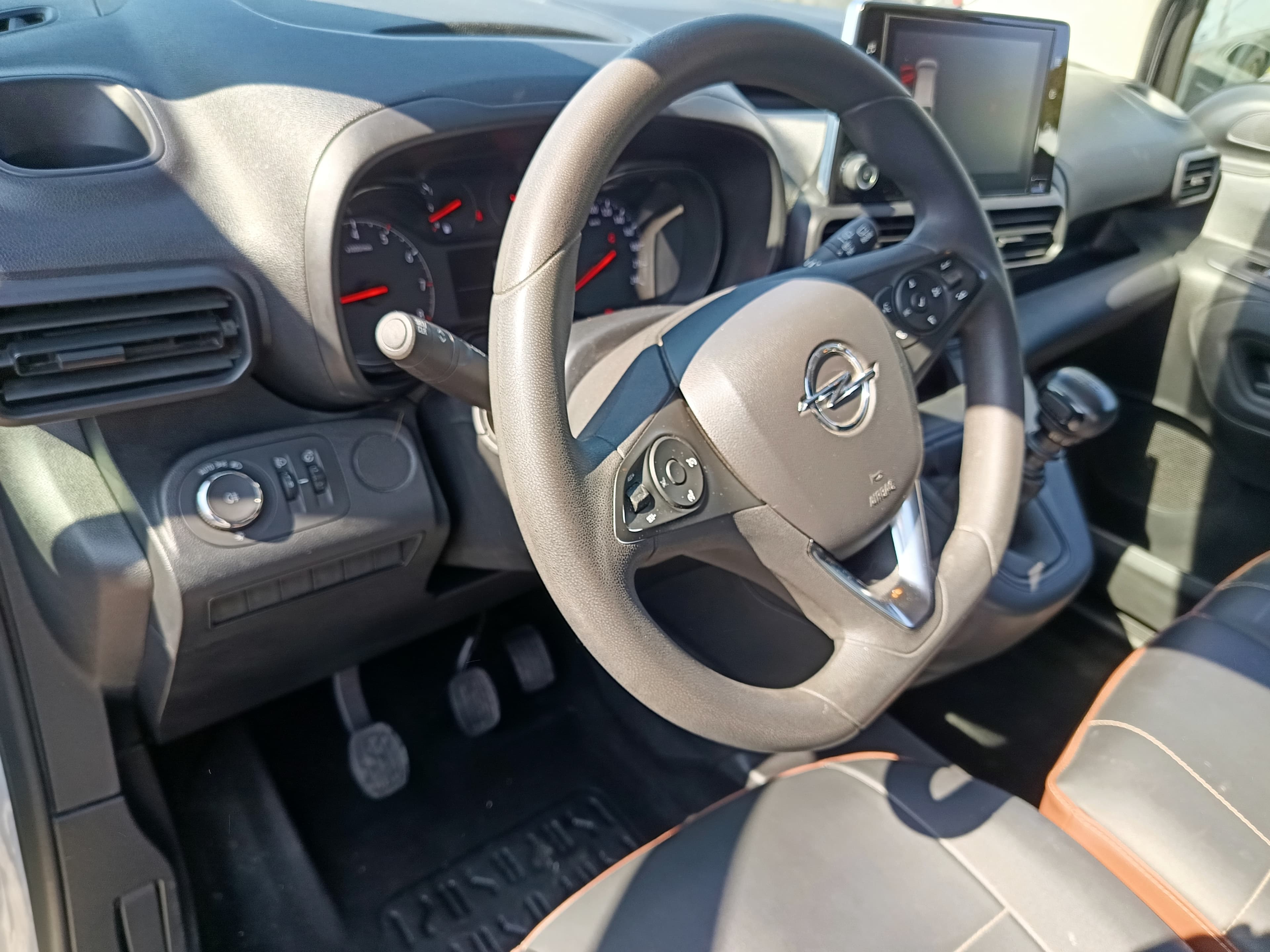 Opel Combo 1.5D · Ano 2023 — image 27