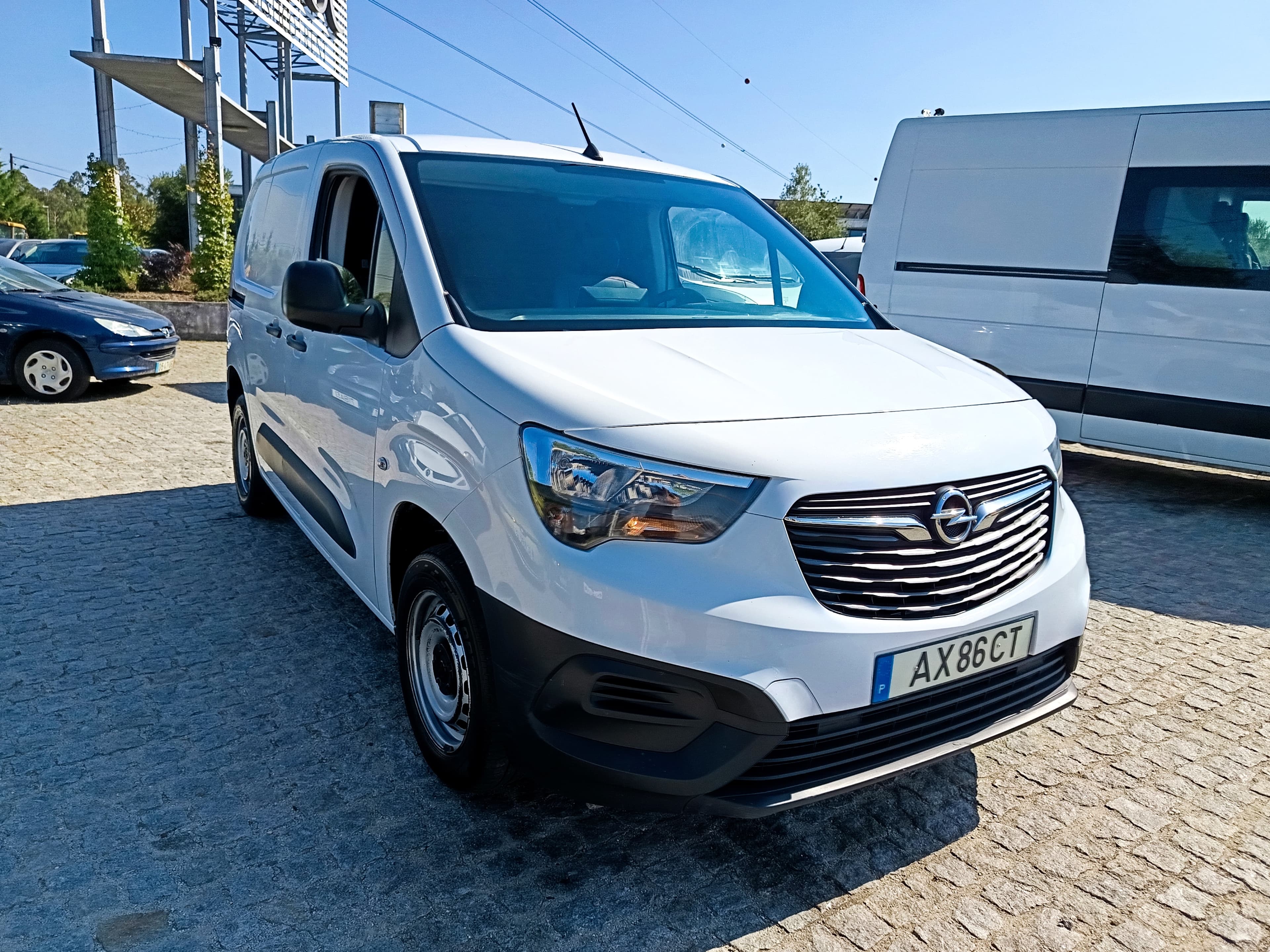 Opel Combo 1.5D · Ano 2023 — image 3