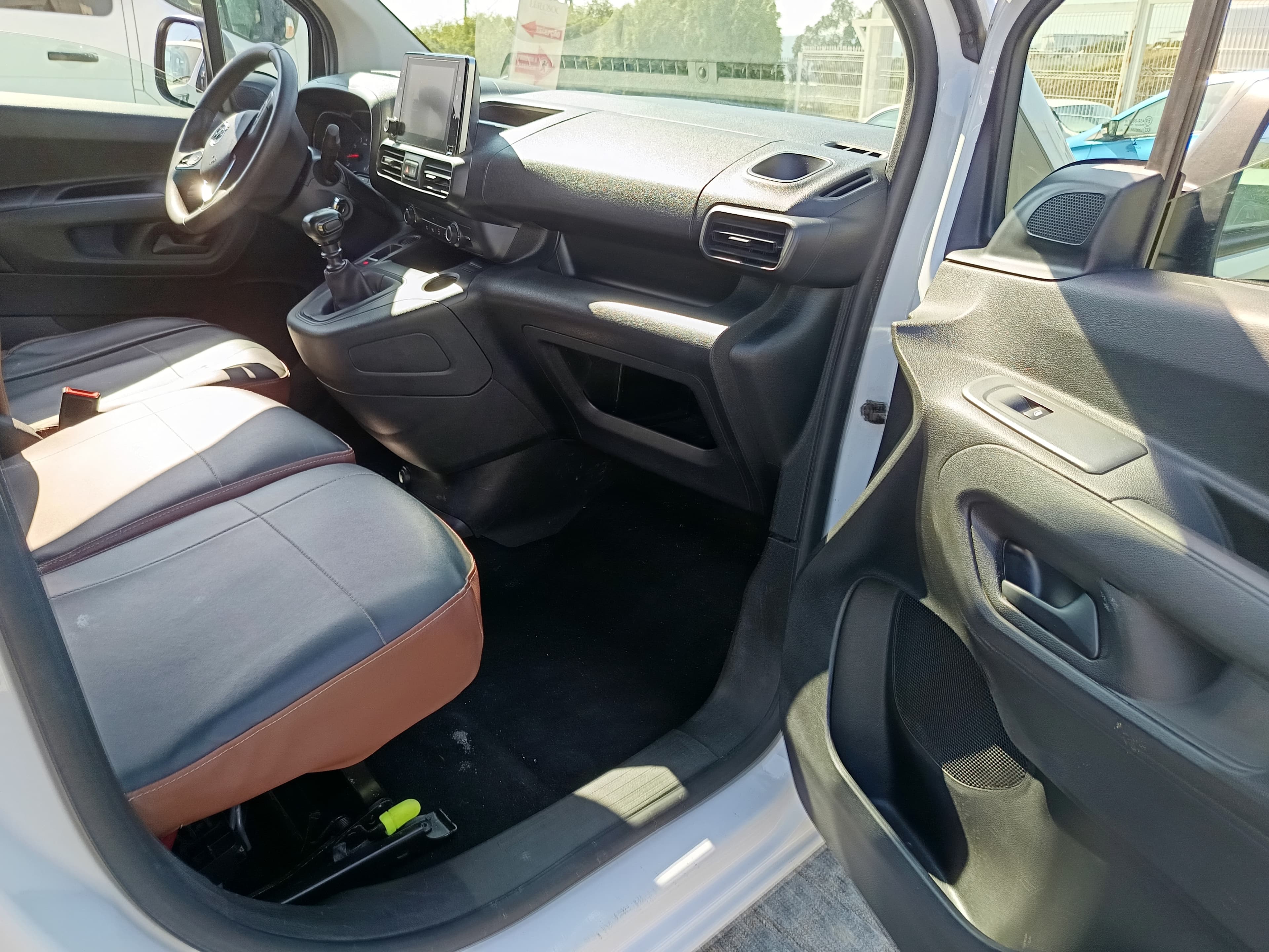 Opel Combo 1.5D · Ano 2023 — image 19