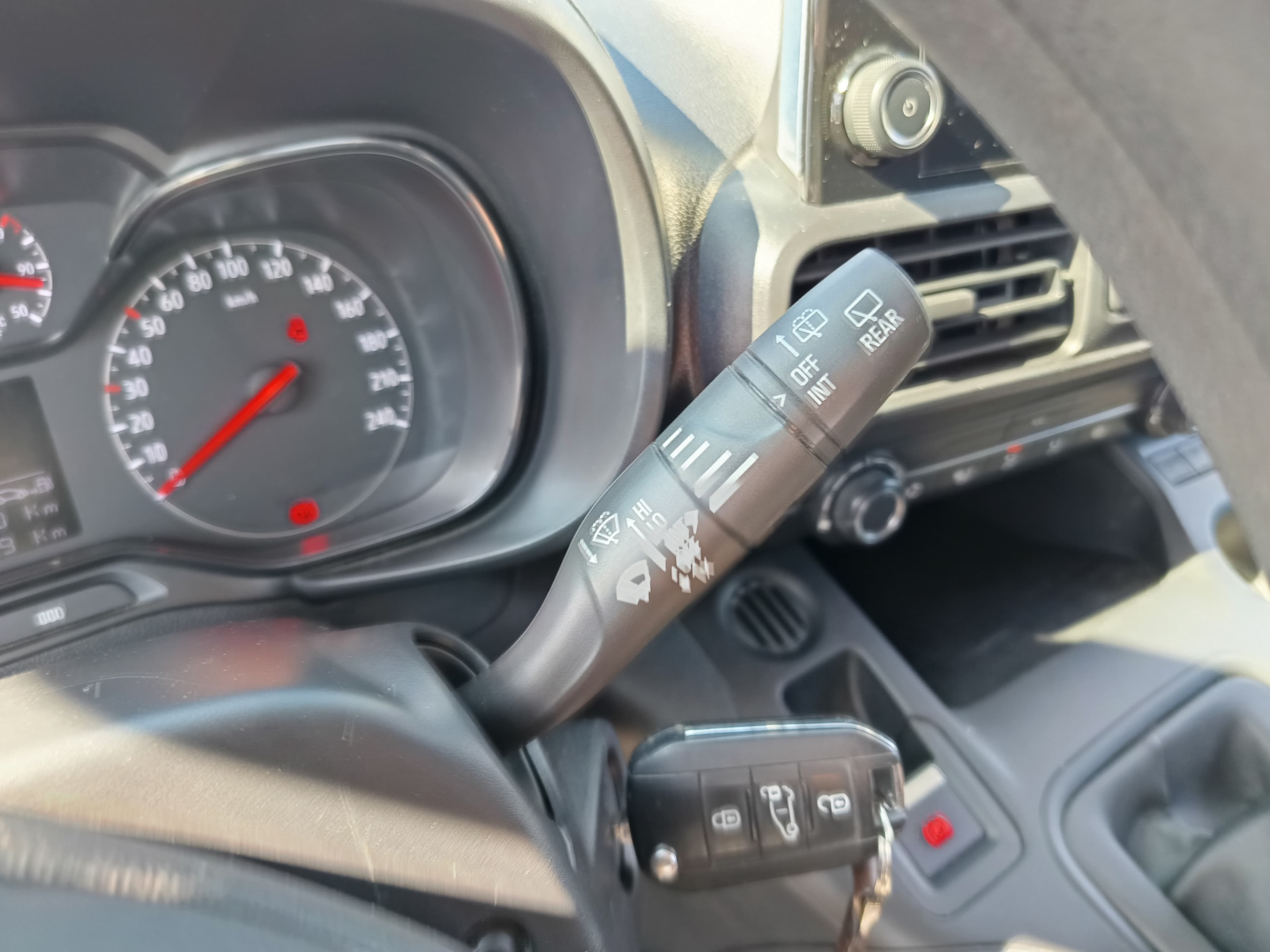 Opel Combo 1.5D · Ano 2023 — image 34