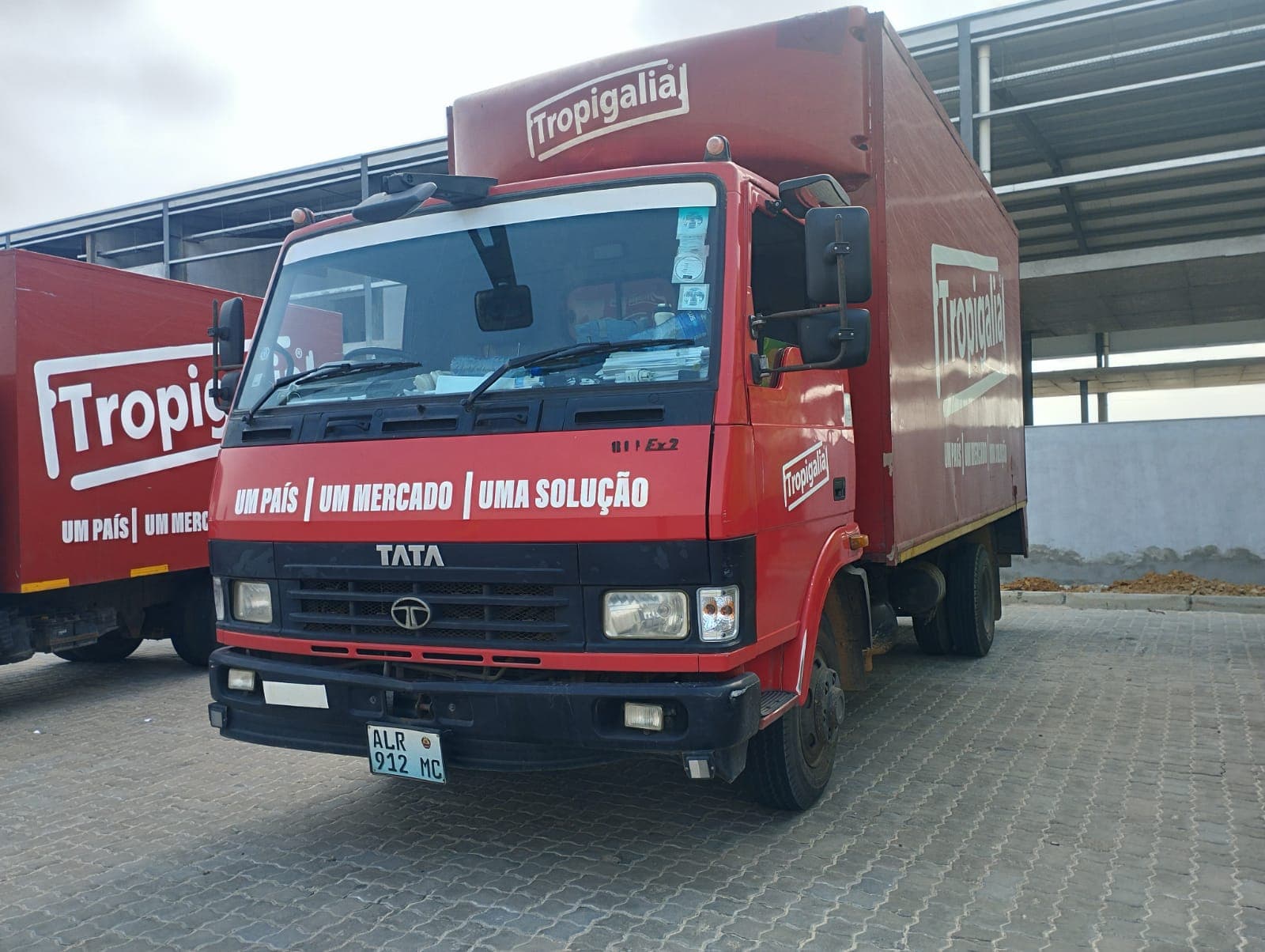 Tata LPT813 - 2022 — imagem 2