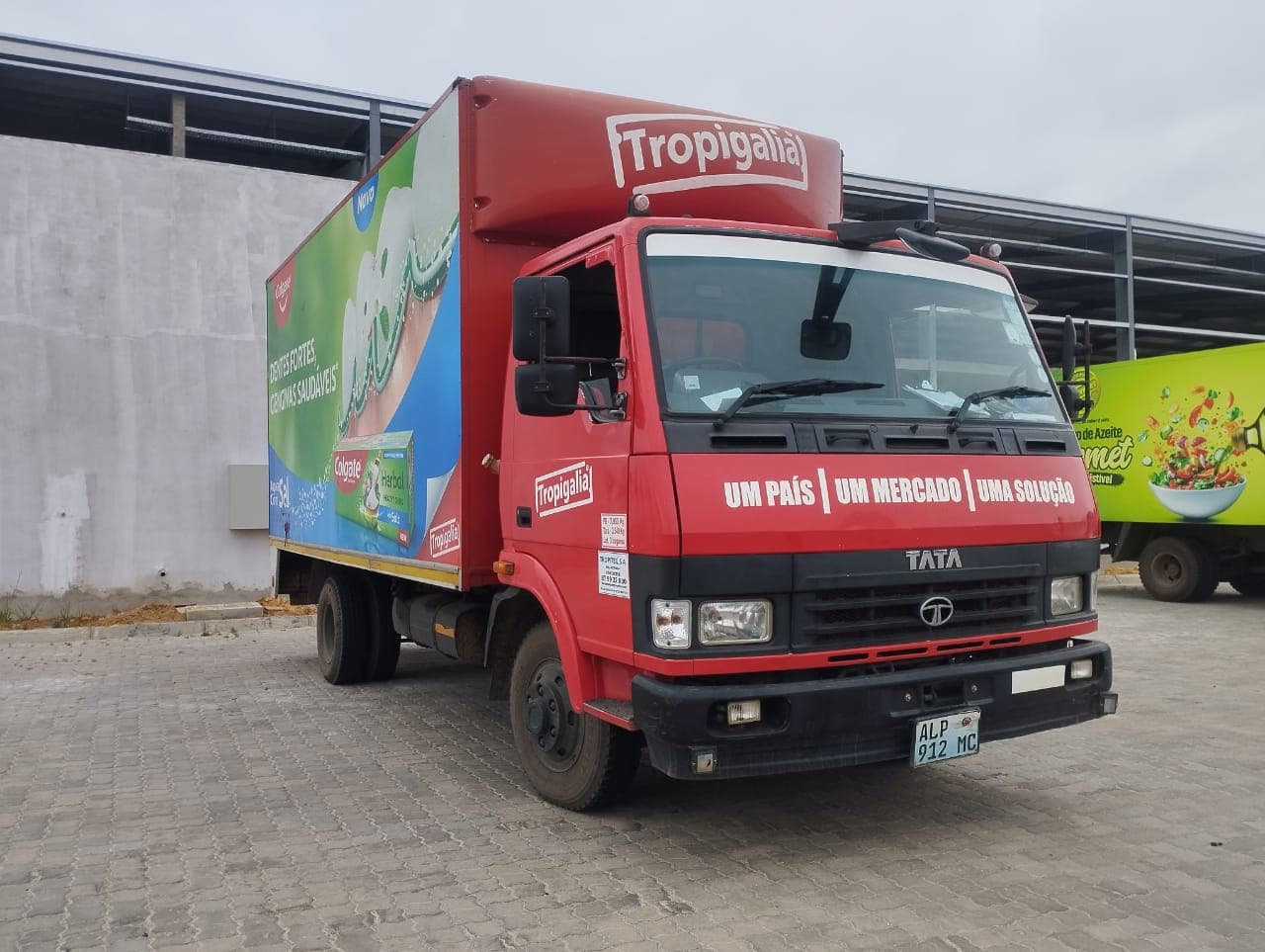 Tata LPT 813 - 2022 — imagen 1