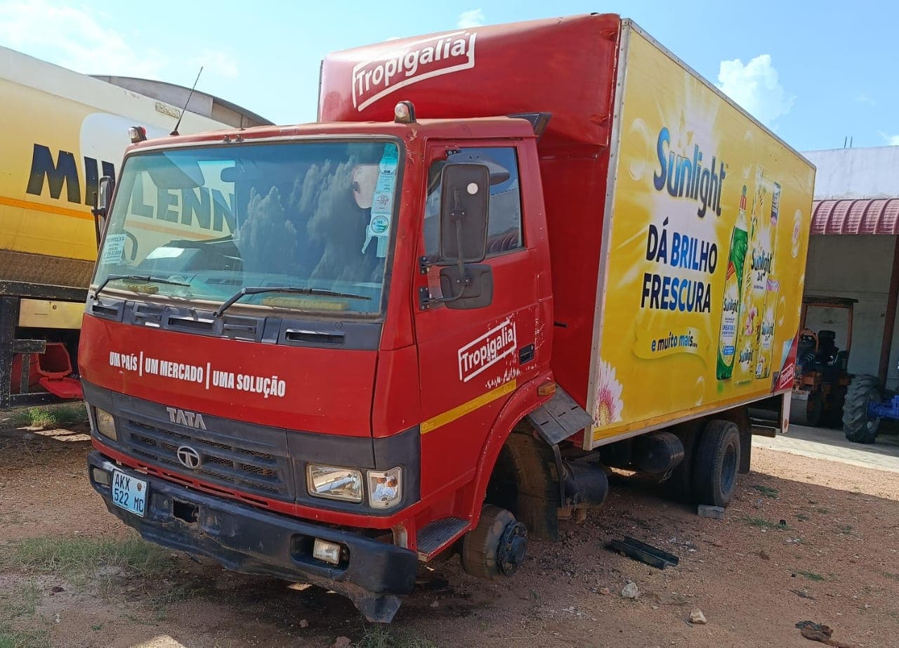 Tata LPT813 3,70m - 2021 — imagem 2
