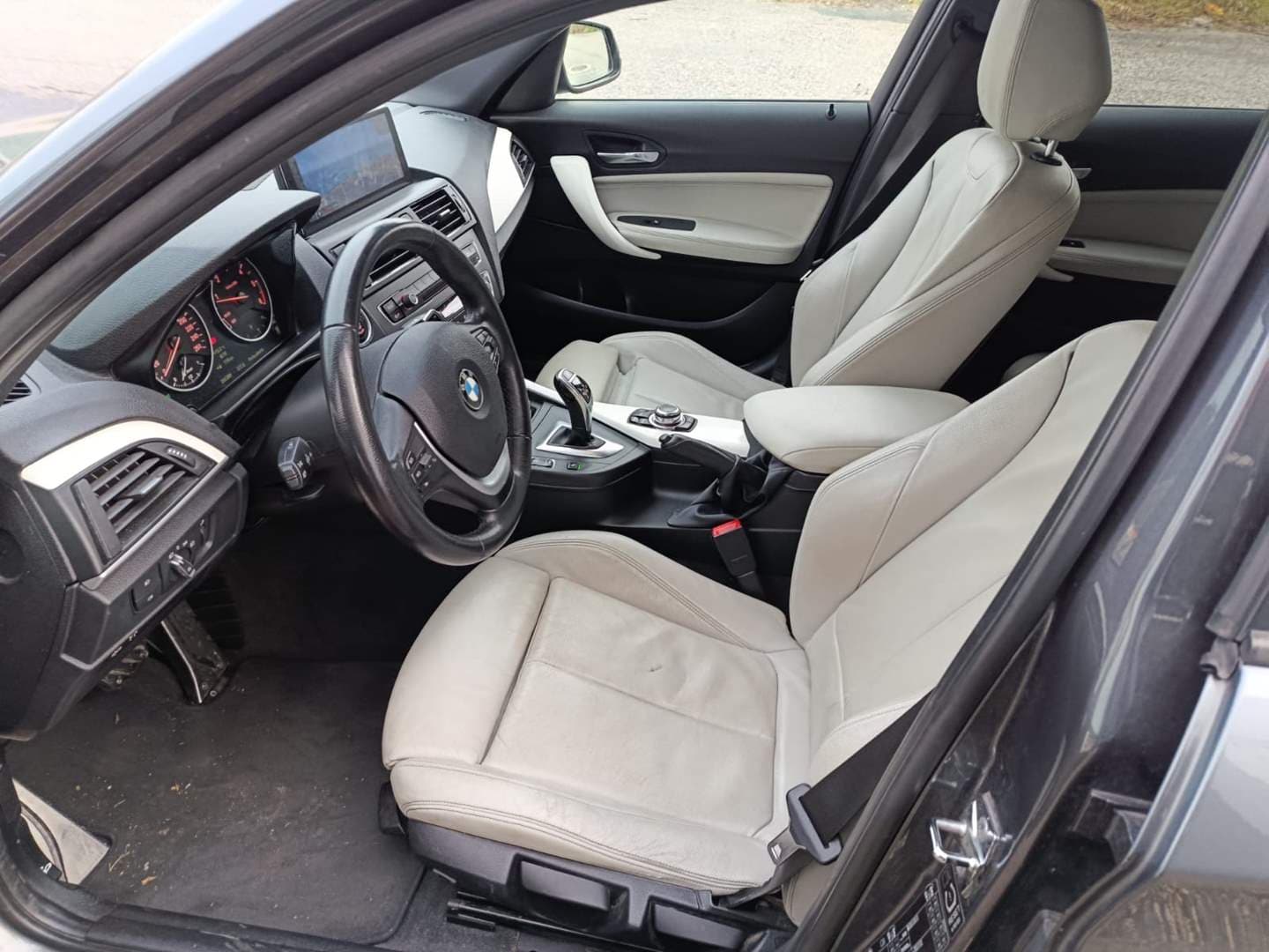 BMW 120D · Ano 2011 — imagem 11