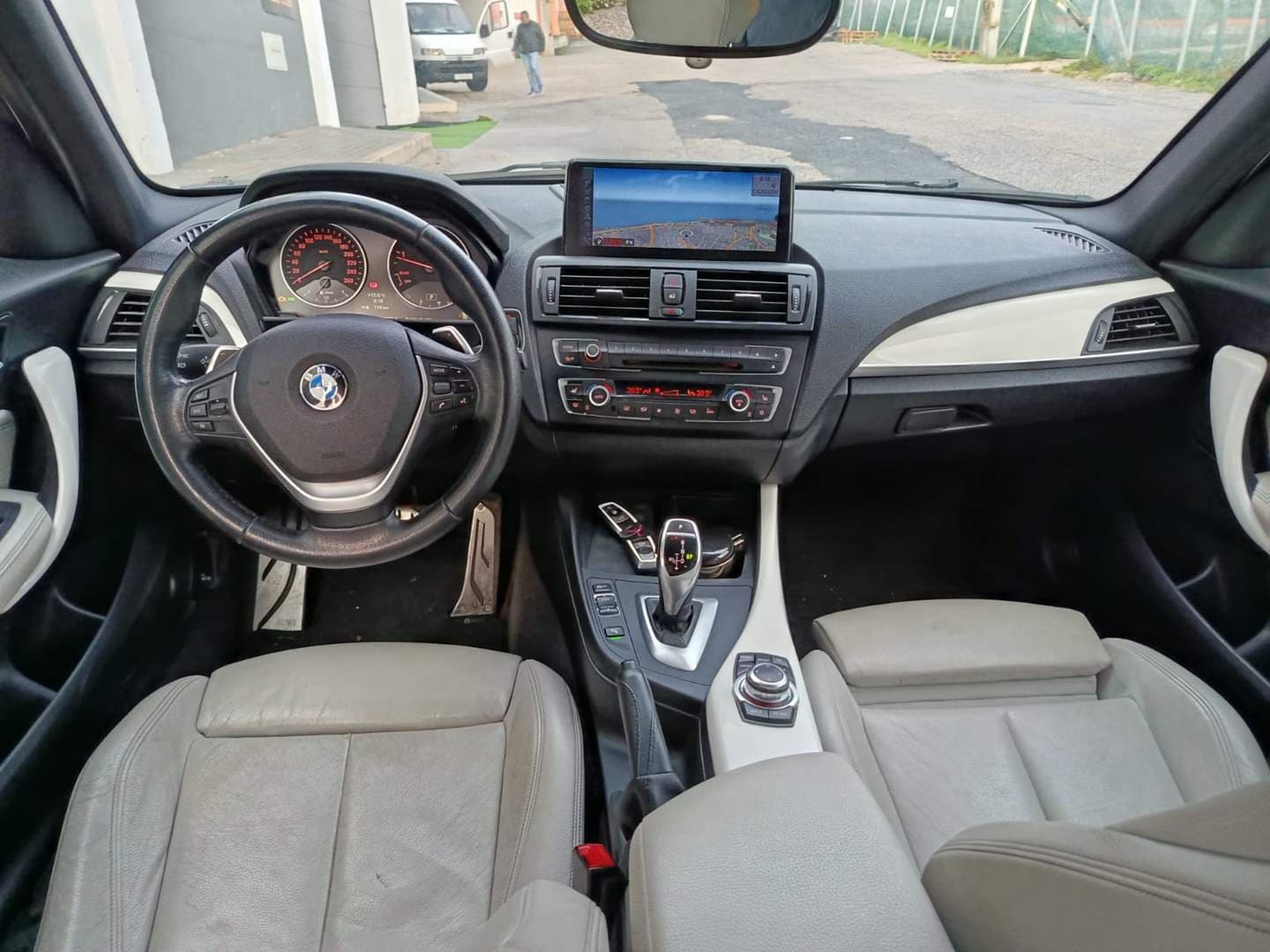 BMW 120D · Ano 2011 — imagem 13