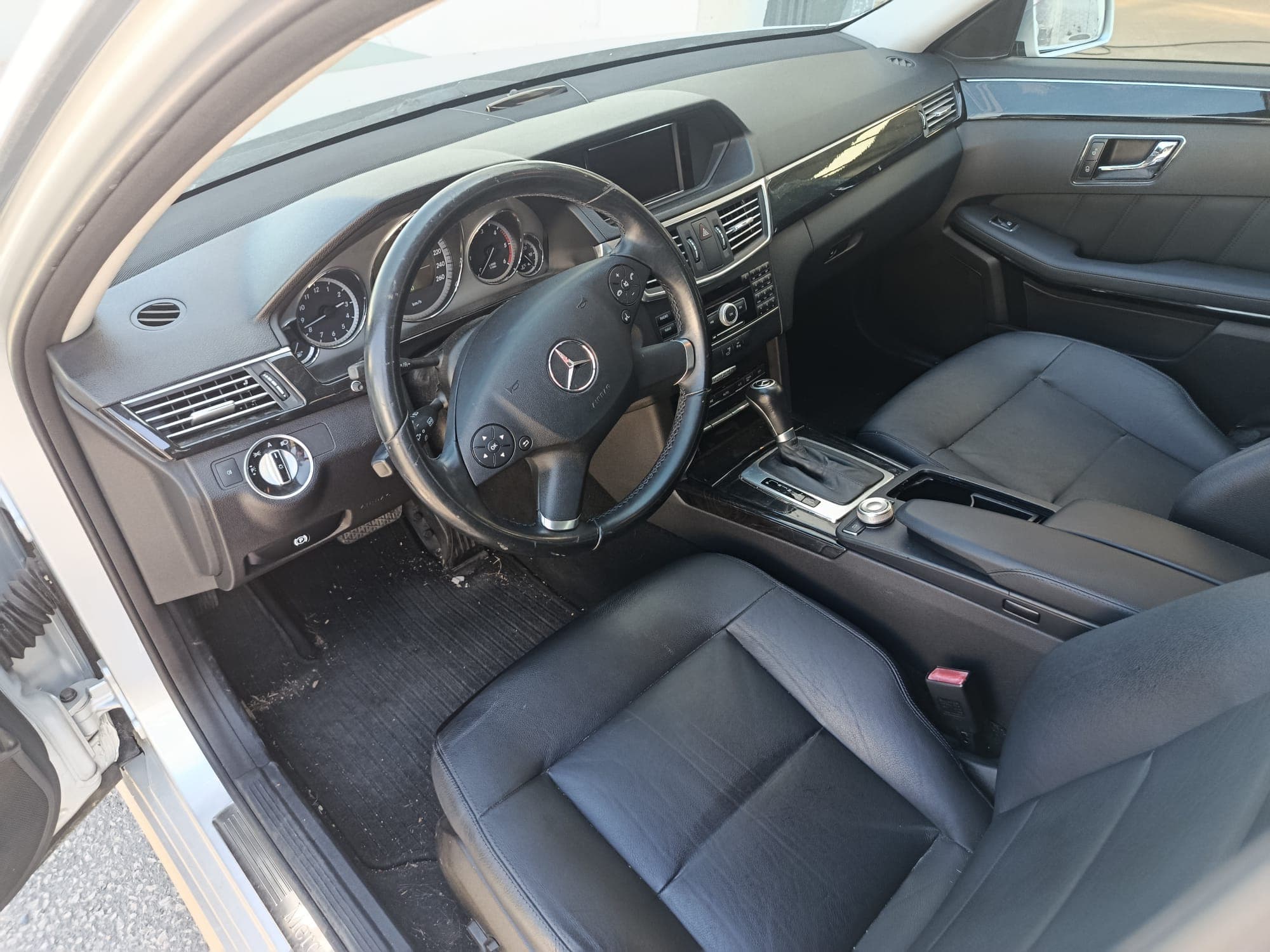 Mercedes-Benz E 220 · Ano 2010 — imagen 17