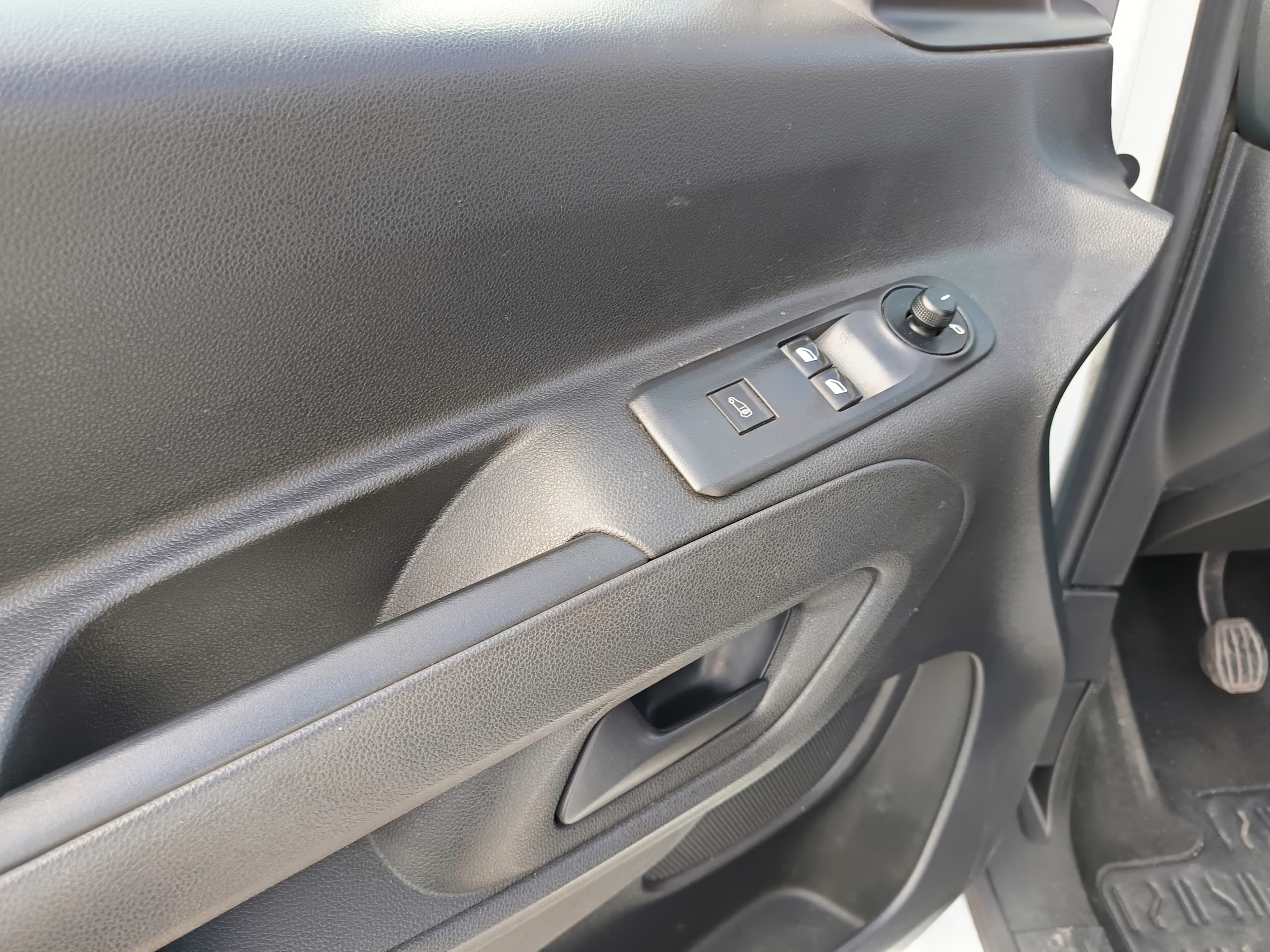 Opel Combo 1.5 D · Ano 2022 — imagem 28