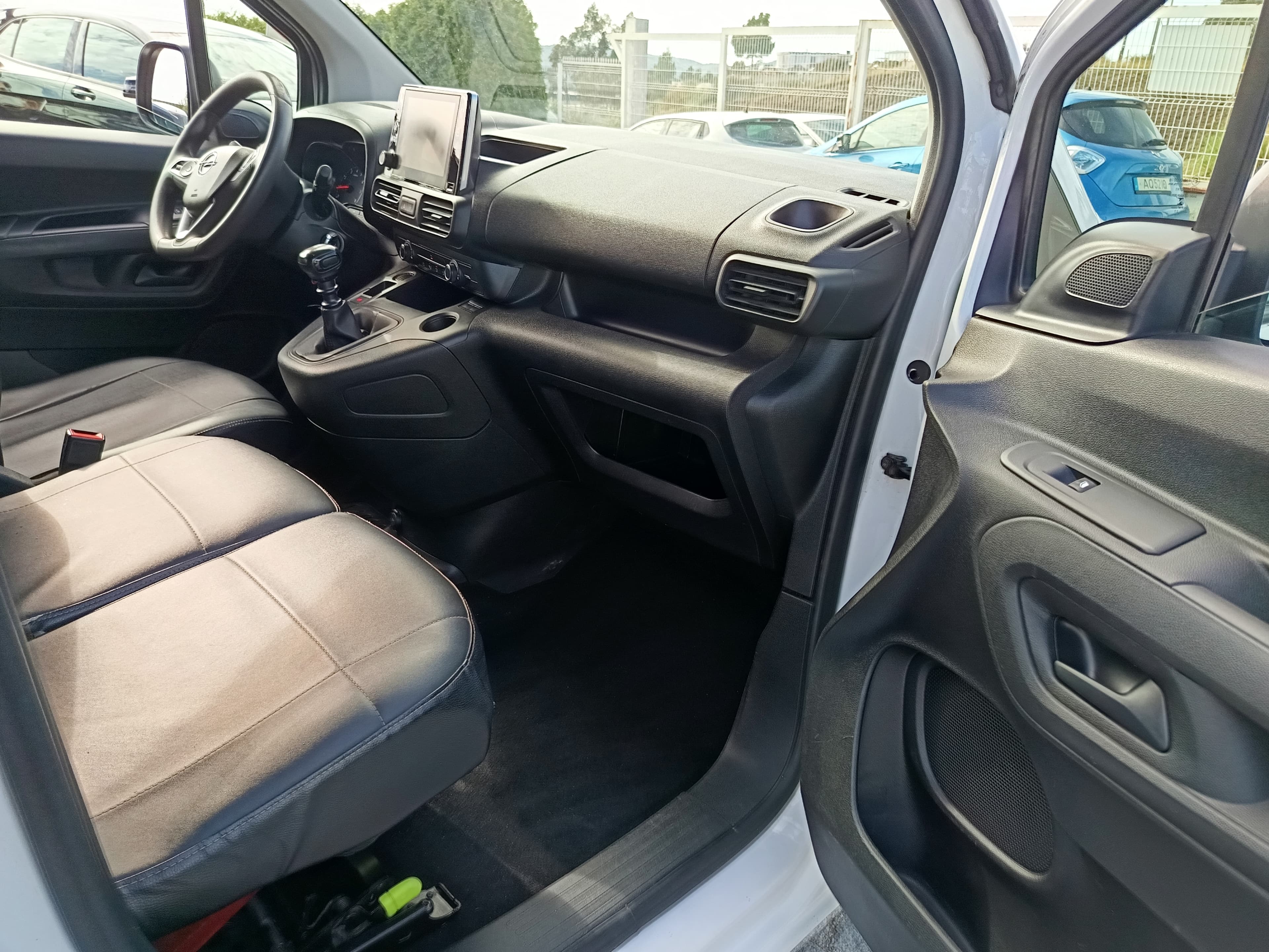 Opel Combo 1.5 D · Ano 2022 — imagem 24
