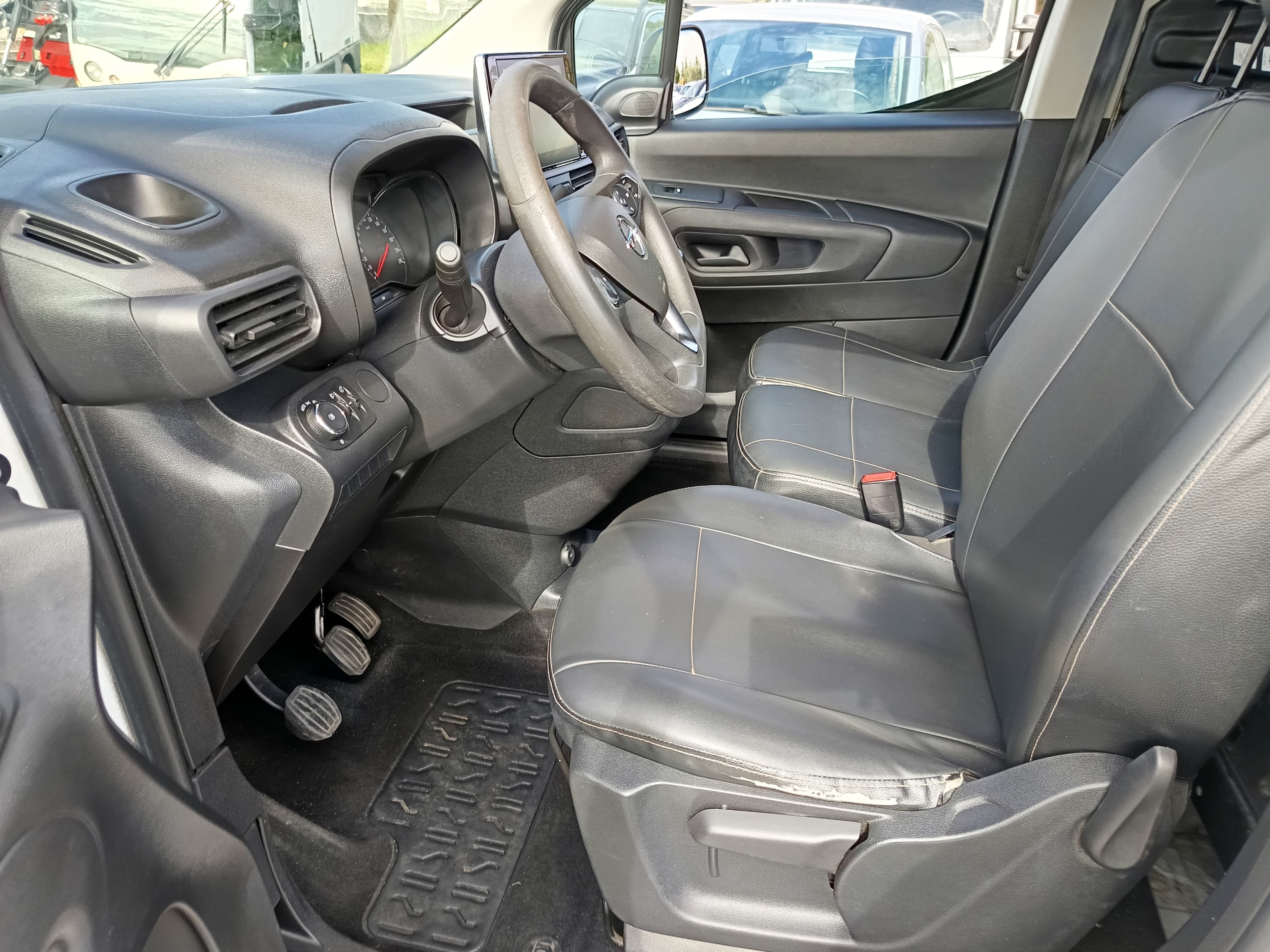 Opel Combo 1.5 D · Ano 2022 — imagem 29