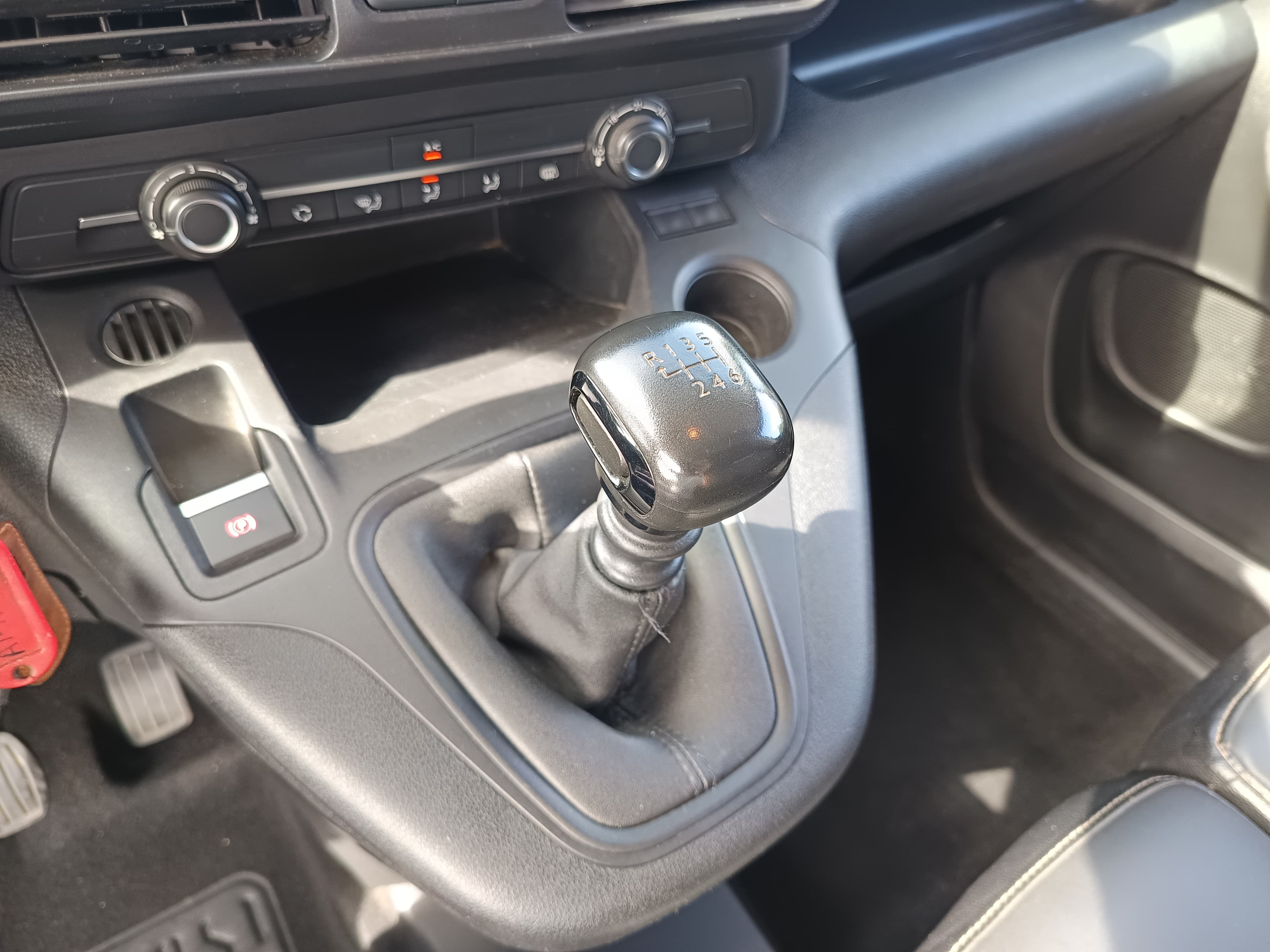Opel Combo 1.5 D · Ano 2022 — imagem 34
