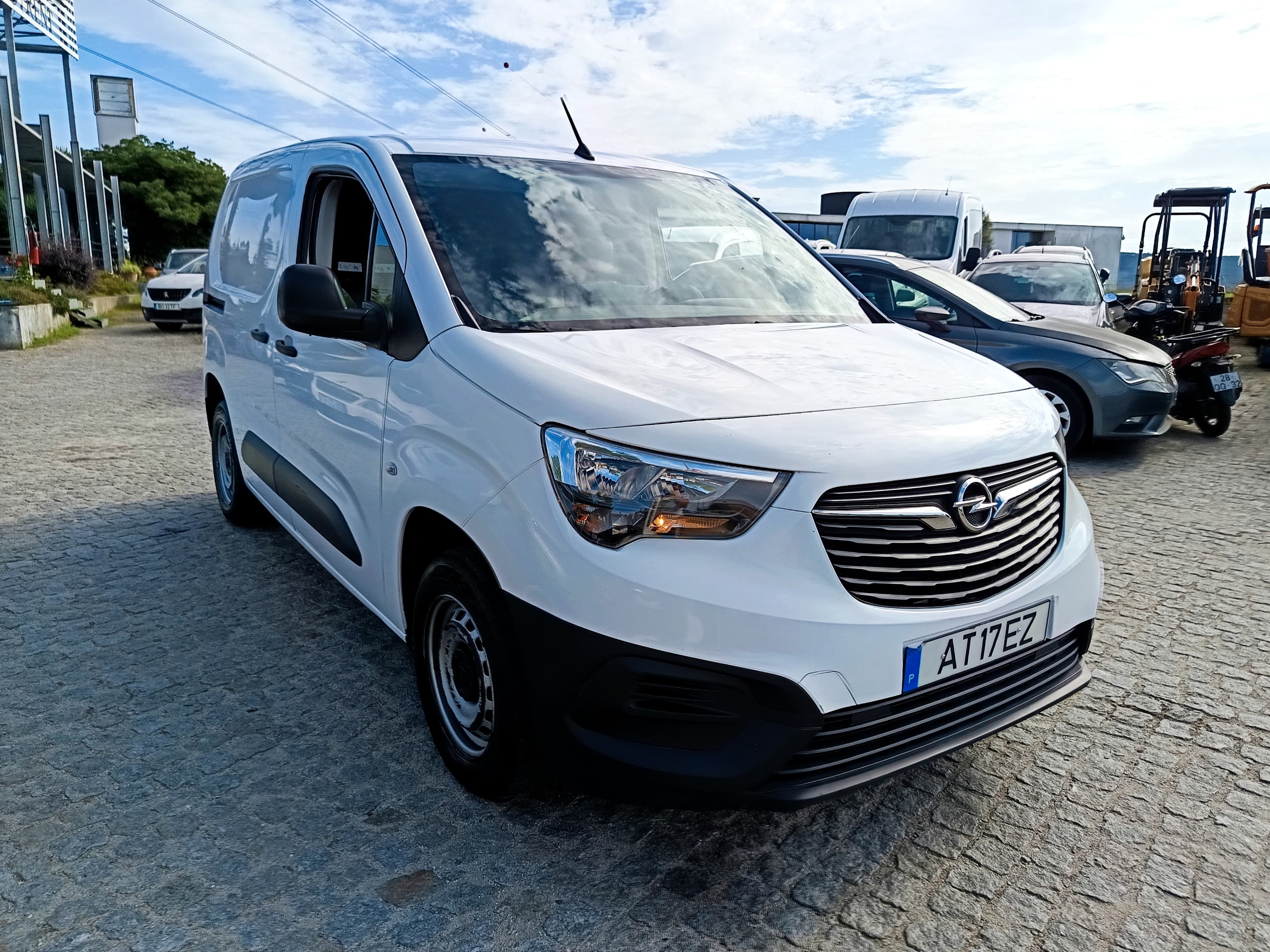 Opel Combo 1.5 D · Ano 2022 — imagem 3