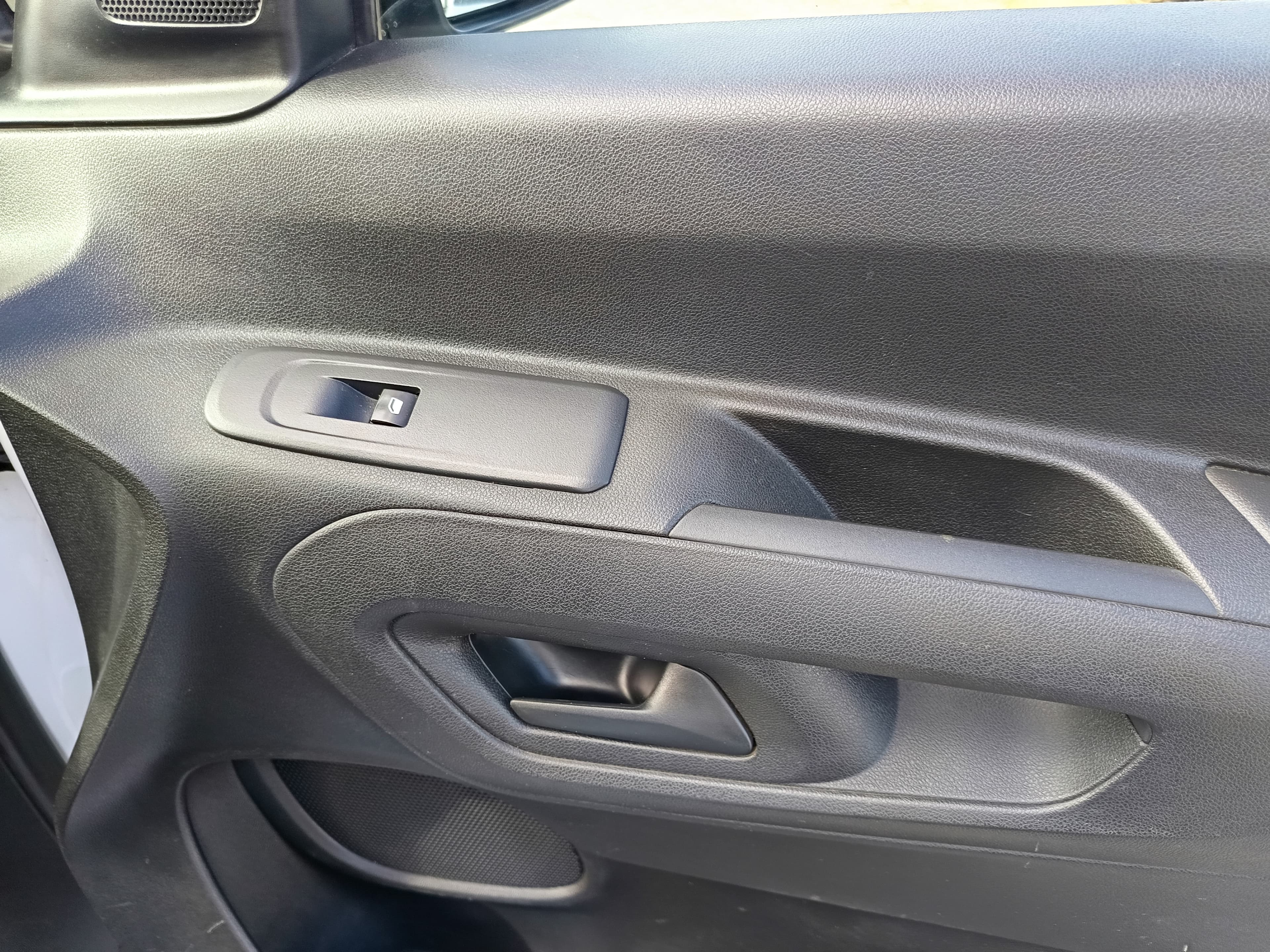 Opel Combo 1.5 D · Ano 2022 — imagem 25