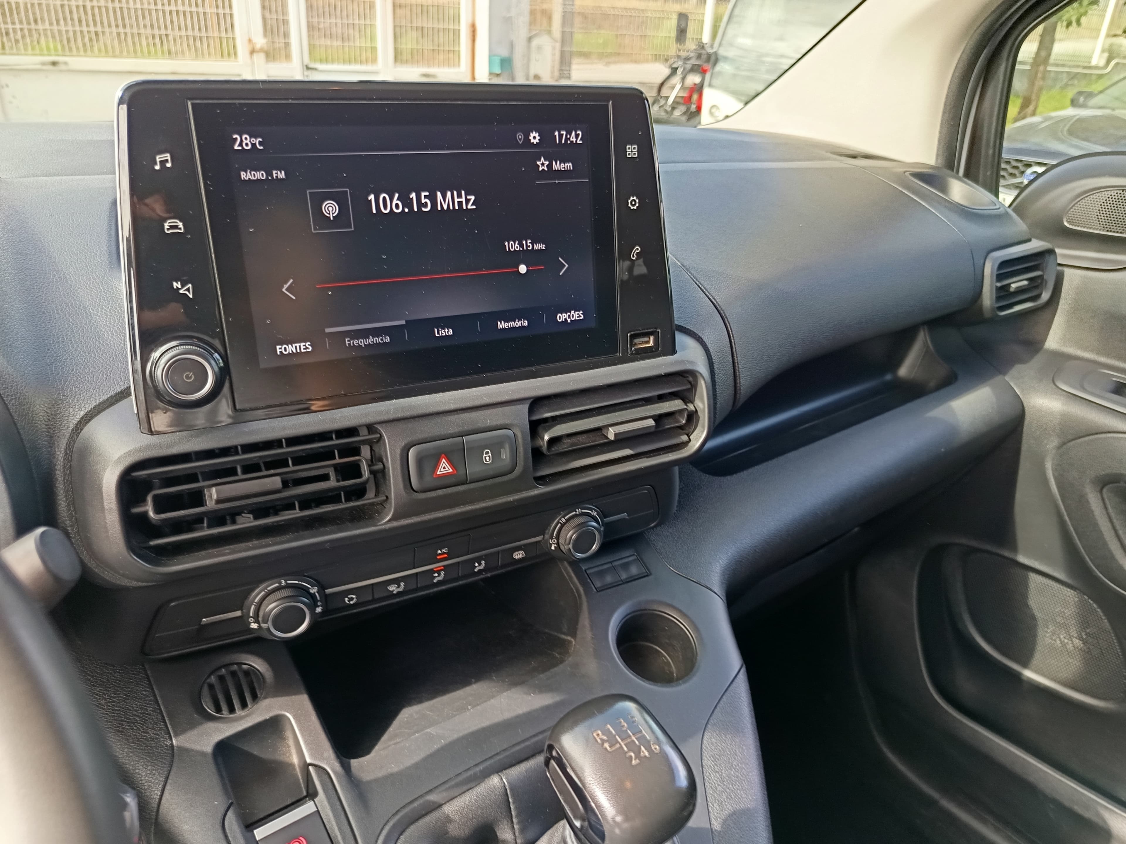 Opel Combo 1.5 D · Ano 2022 — imagem 32