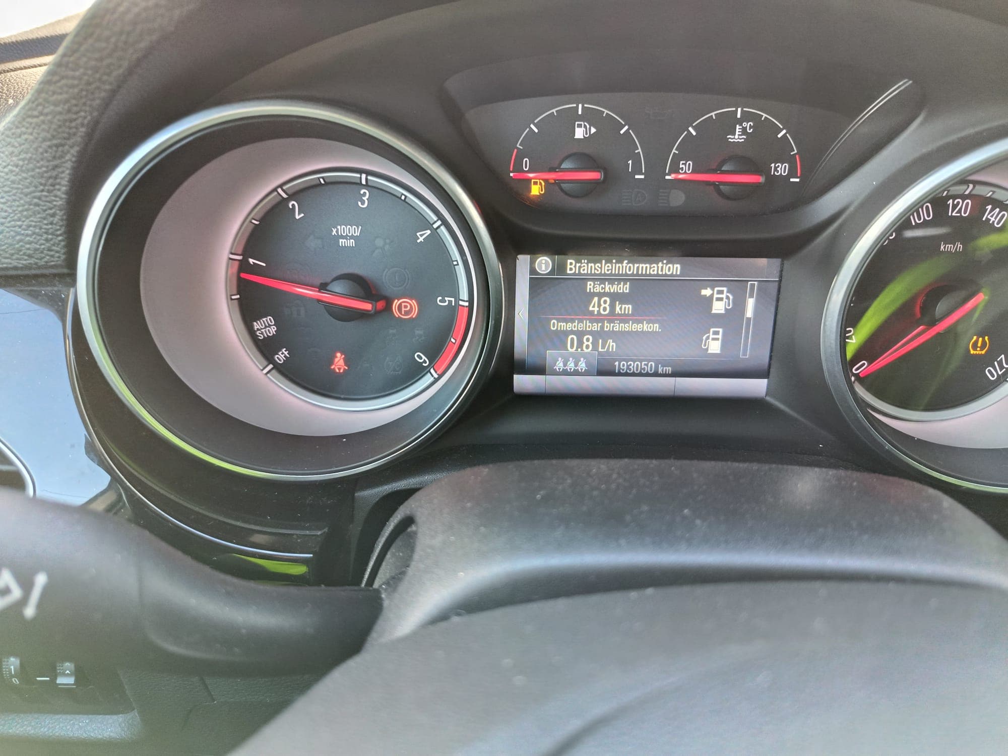 Opel Astra 1.6 CDTi · Ano 2015 — imagen 13
