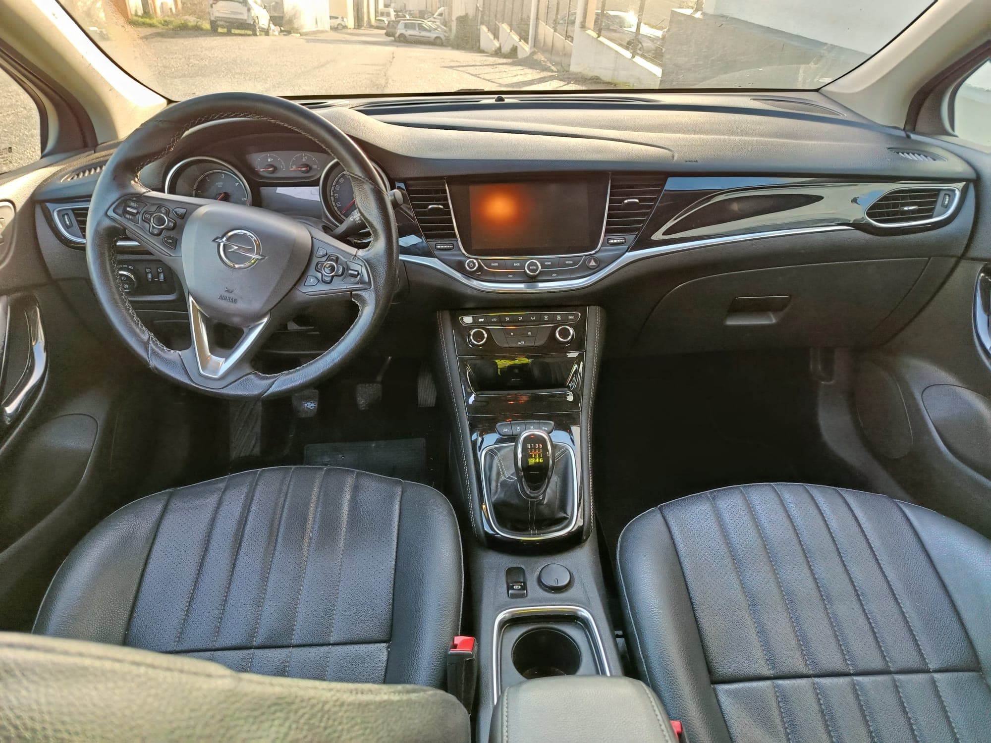 Opel Astra 1.6 CDTi · Ano 2015 — imagen 9