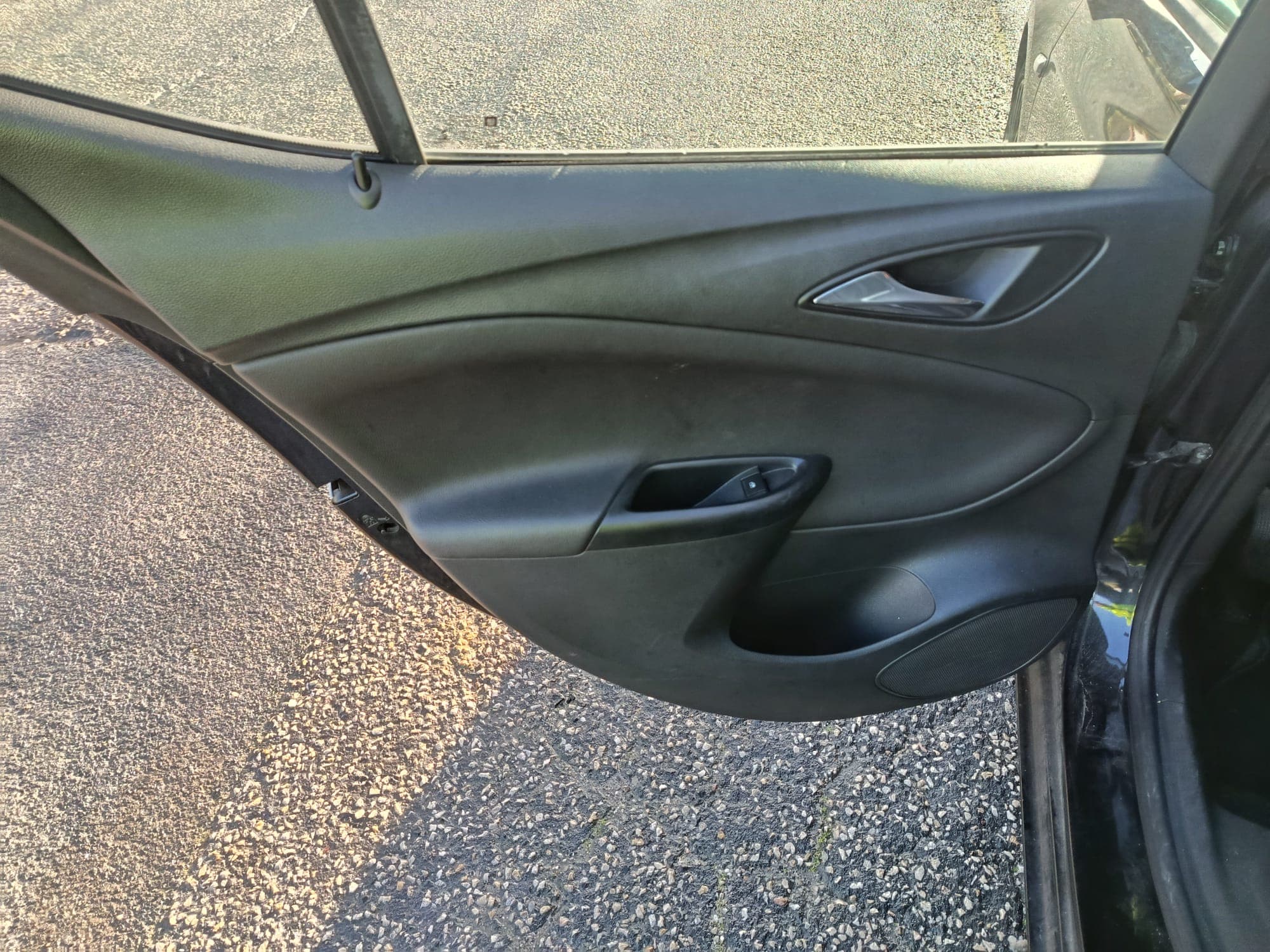 Opel Astra 1.6 CDTi · Ano 2015 — imagen 17