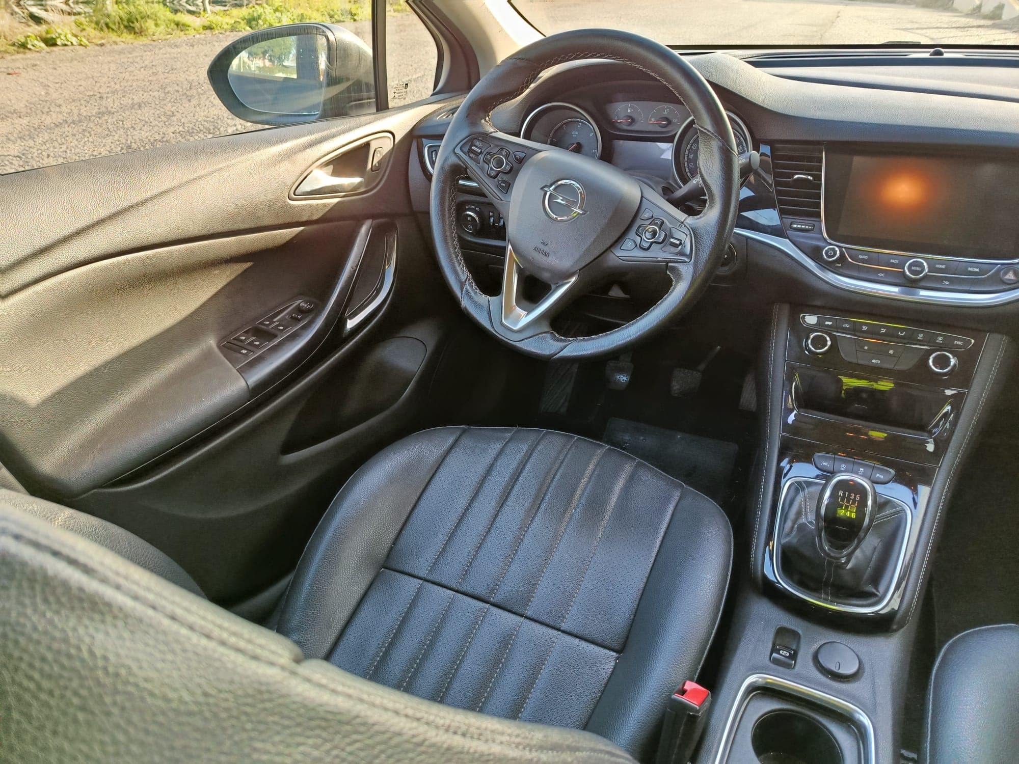 Opel Astra 1.6 CDTi · Ano 2015 — imagen 14