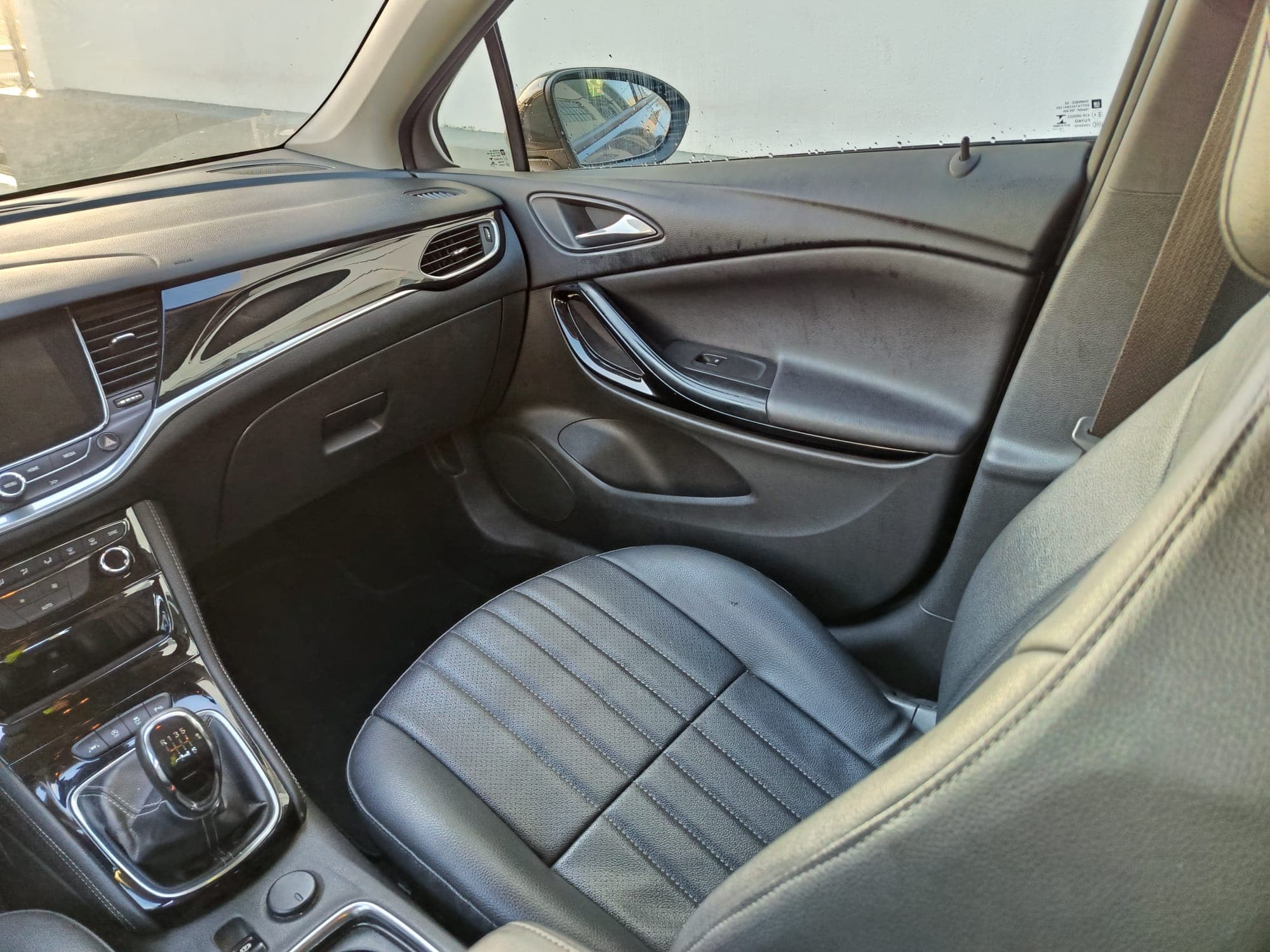 Opel Astra 1.6 CDTi · Ano 2015 — imagen 15
