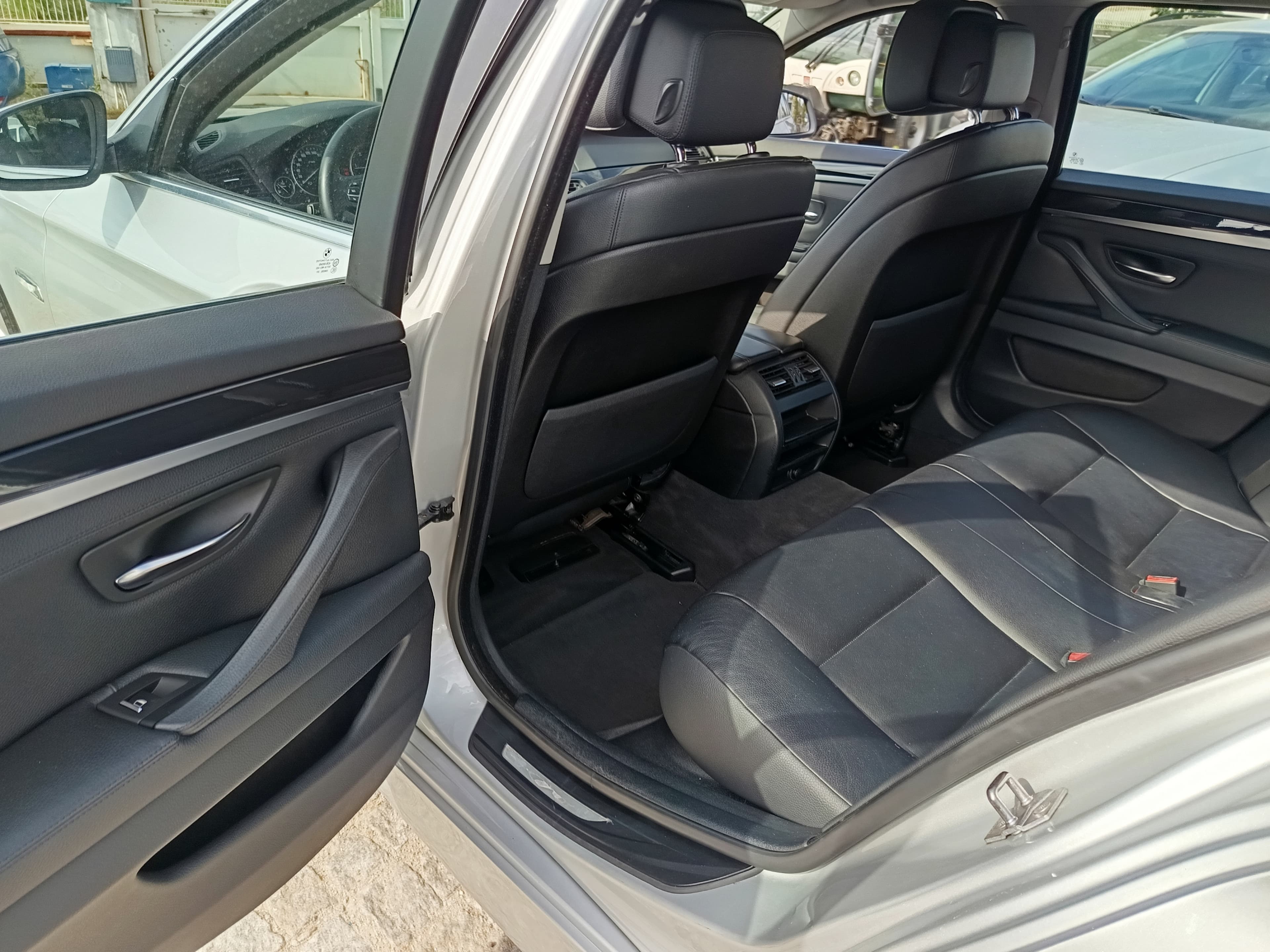 BMW 520d · Ano 2012 — imagem 40
