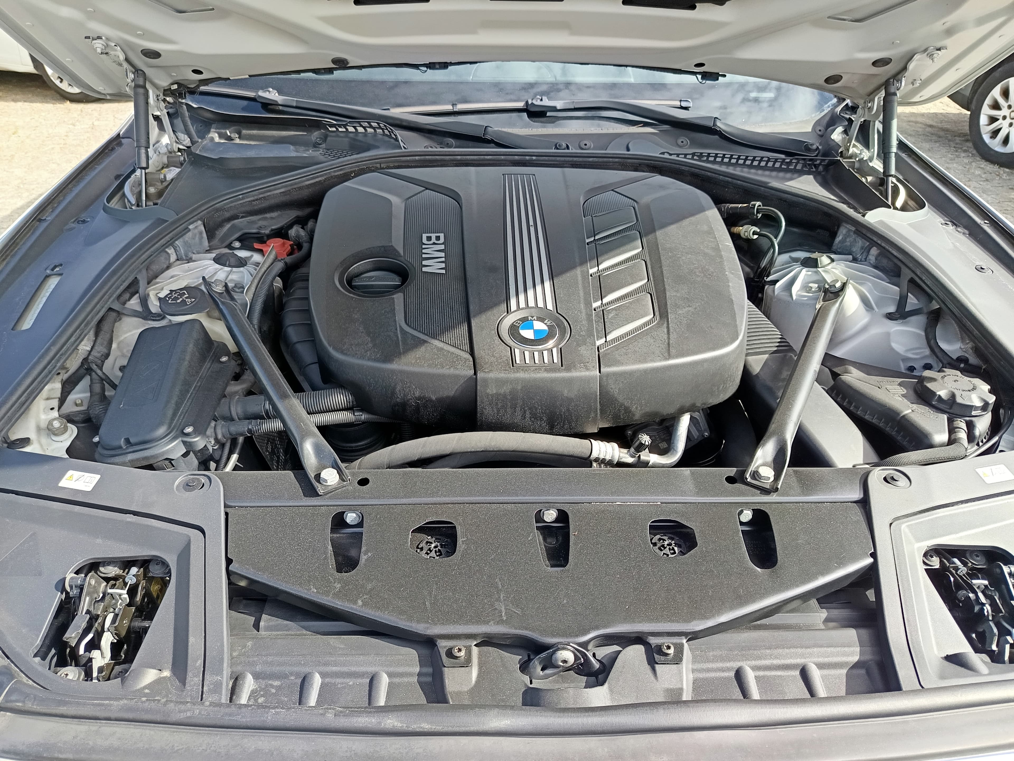 BMW 520d · Ano 2012 — imagem 16