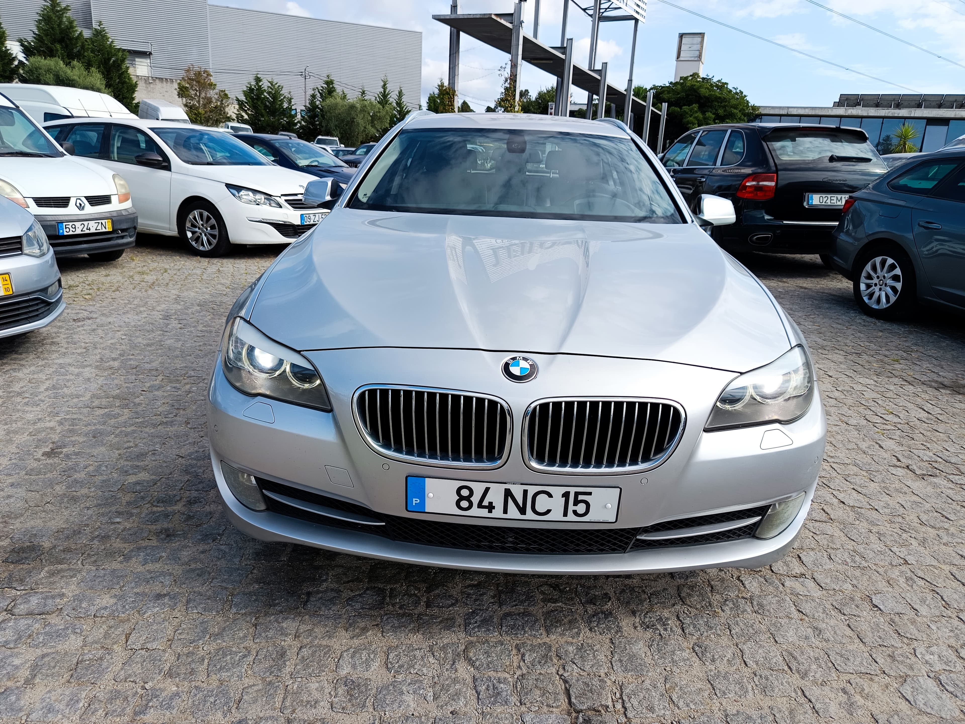BMW 520d · Ano 2012 — imagem 2