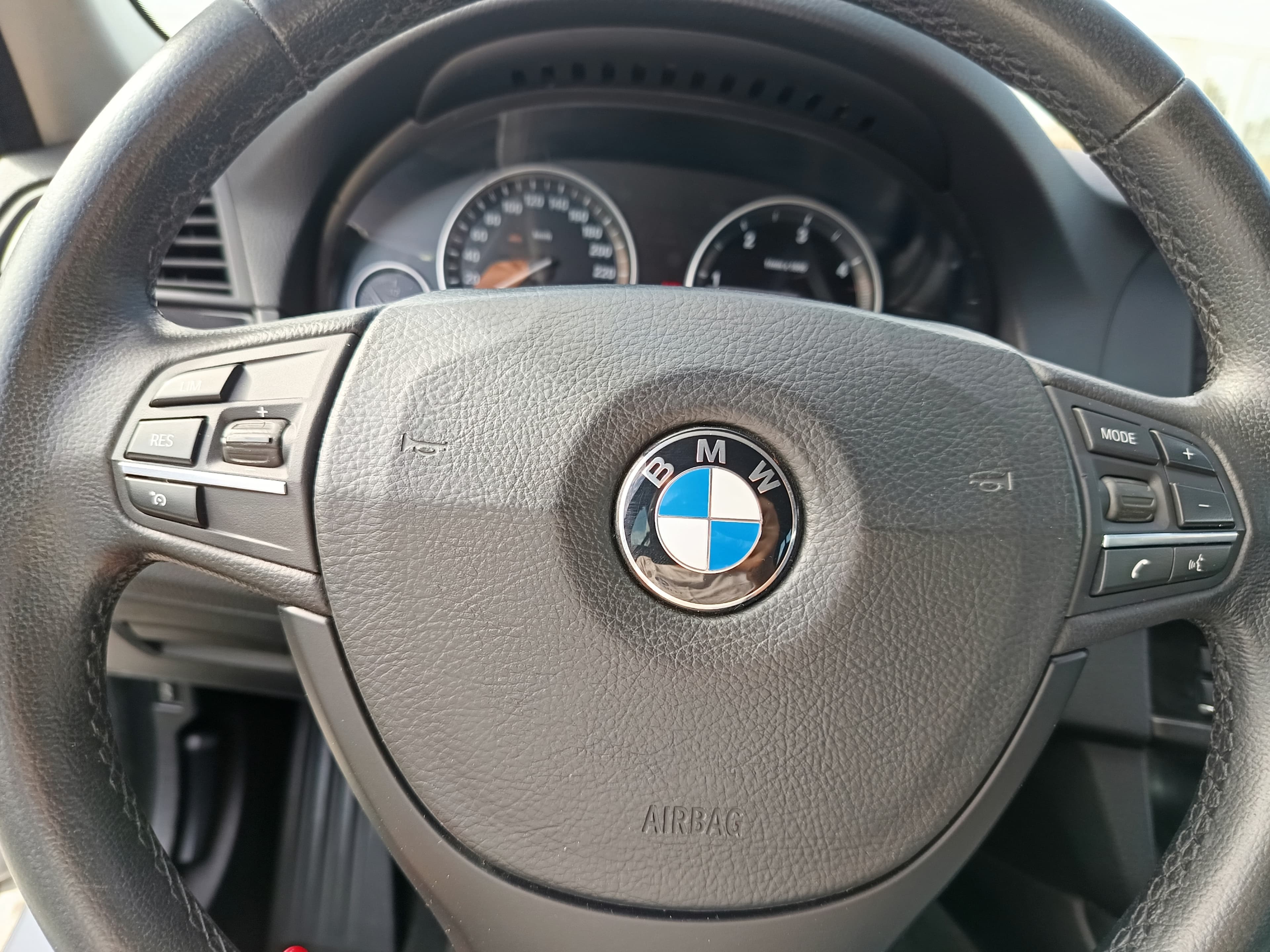 BMW 520d · Ano 2012 — imagem 25