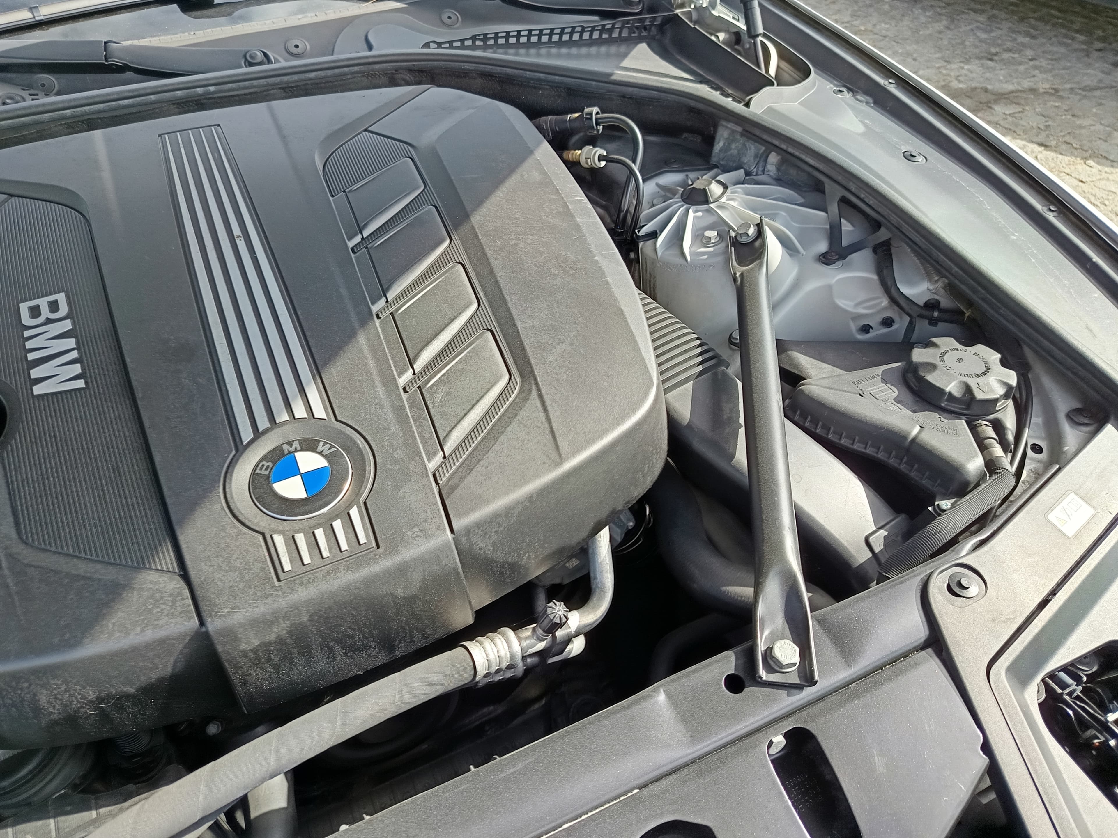 BMW 520d · Ano 2012 — imagem 18