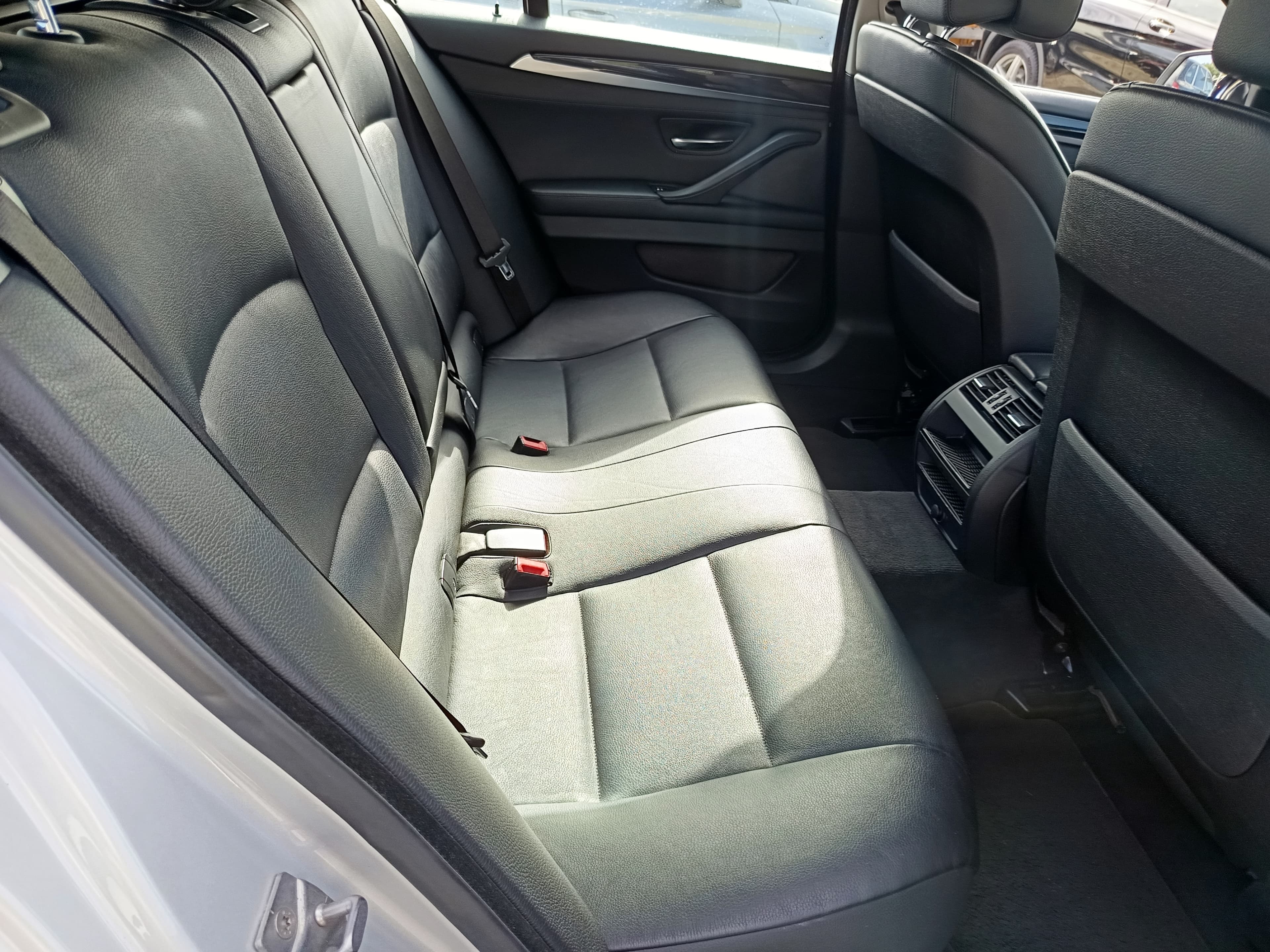 BMW 520d · Ano 2012 — imagem 36