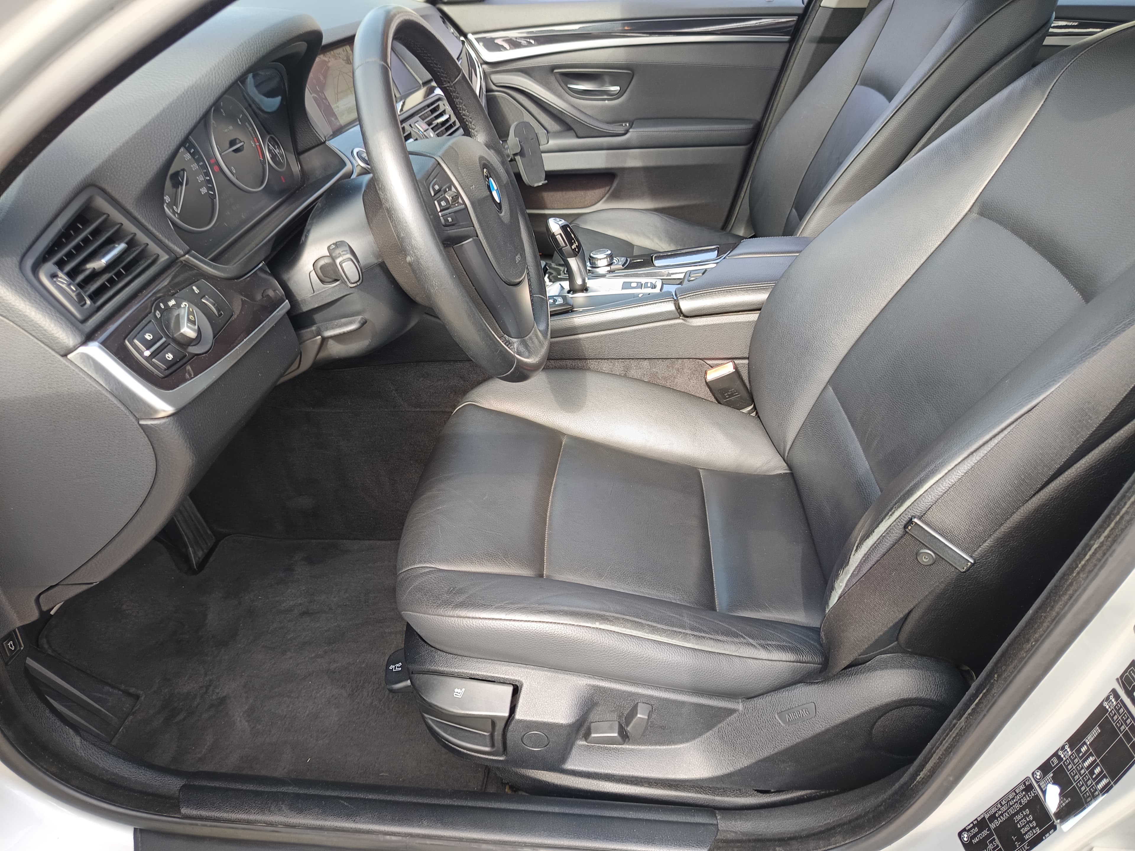 BMW 520d · Ano 2012 — imagem 32